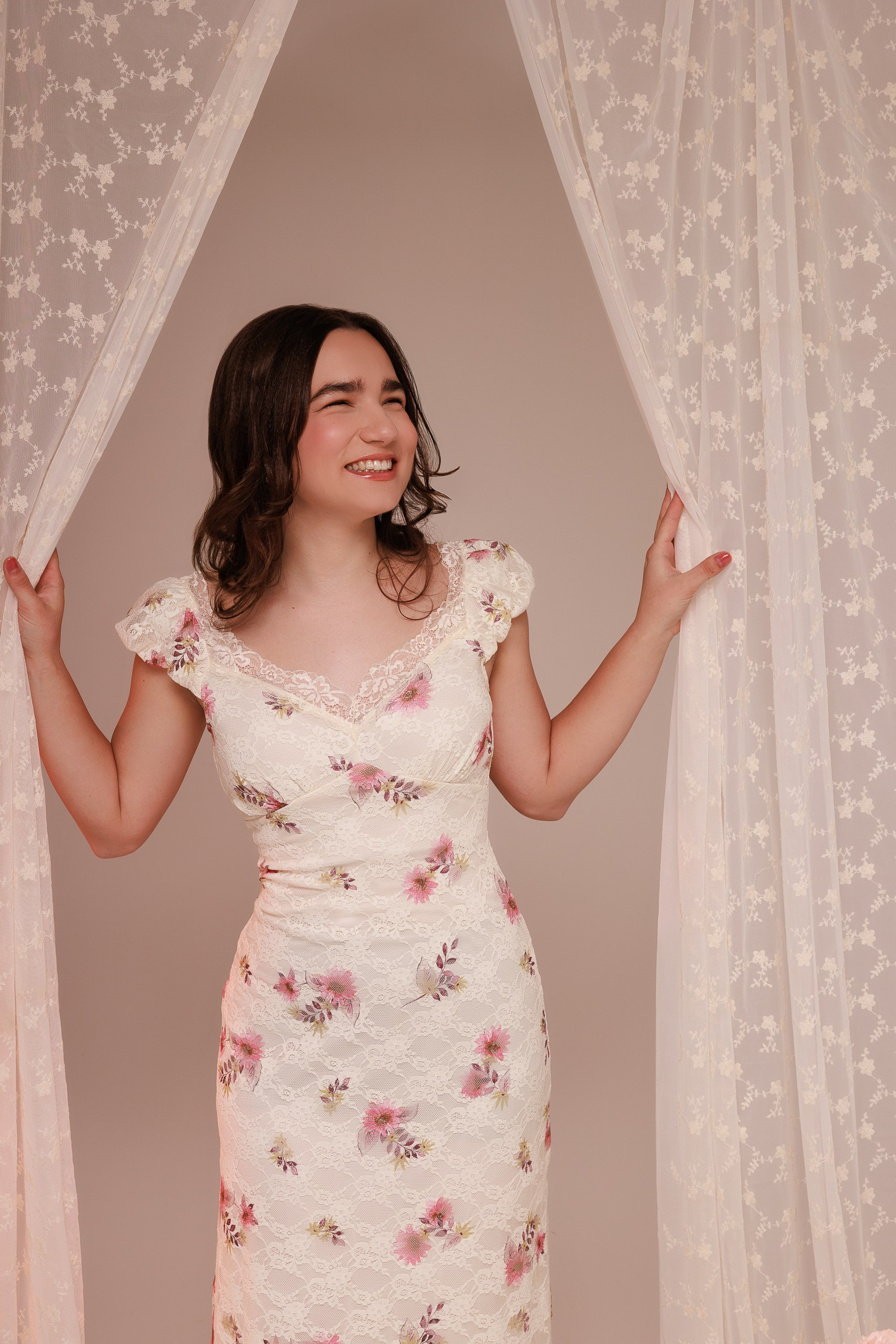 GLORIA Sweet 16. Je suis photographe portraitiste et je réalise des portraits à toutes les étapes de votre vie! Bienvenue dans mon studio à Westmount, Qc