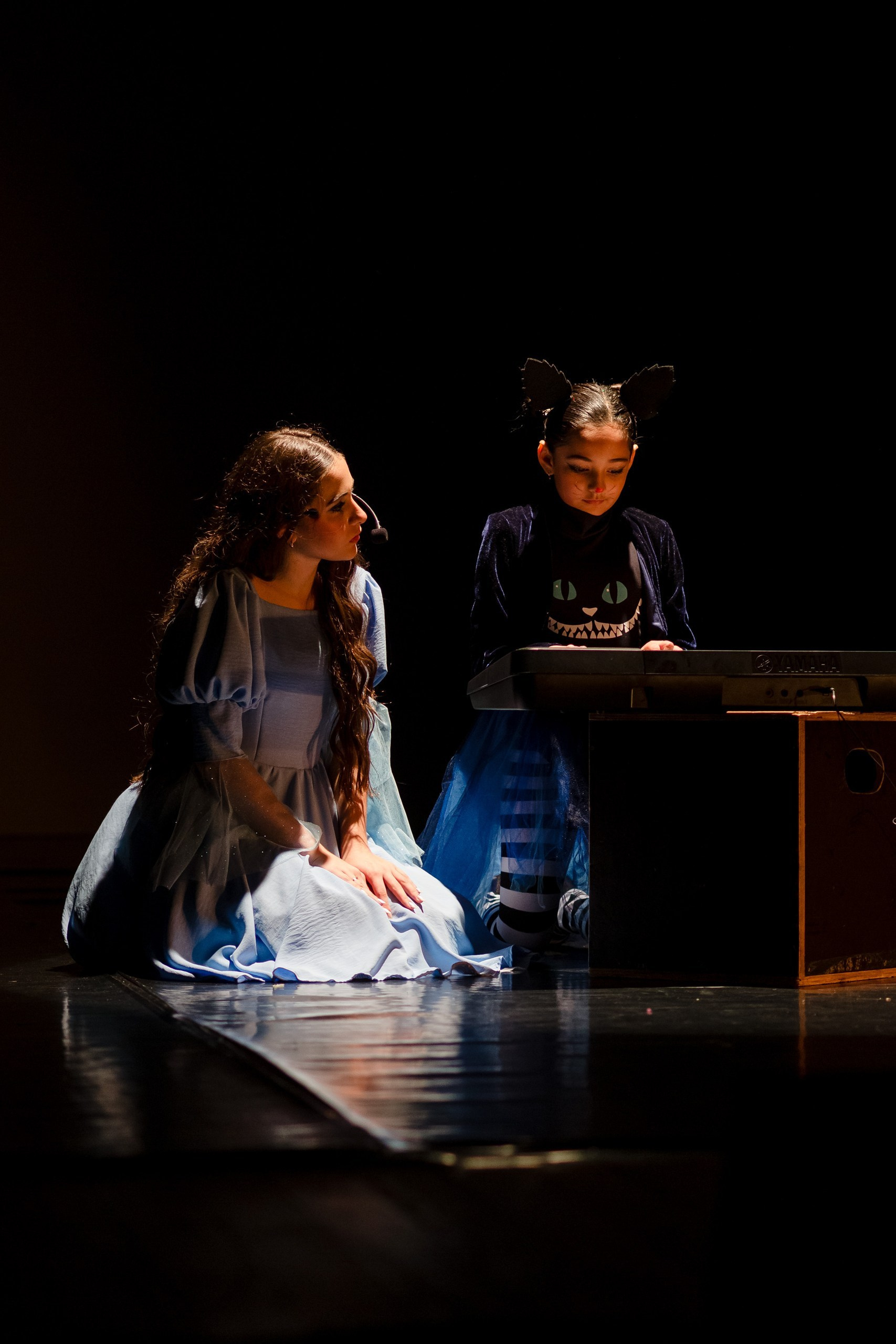 Fotografia de Espetáculo Teatral Alice no País das Maravilhas do grupo de dança Recriarte