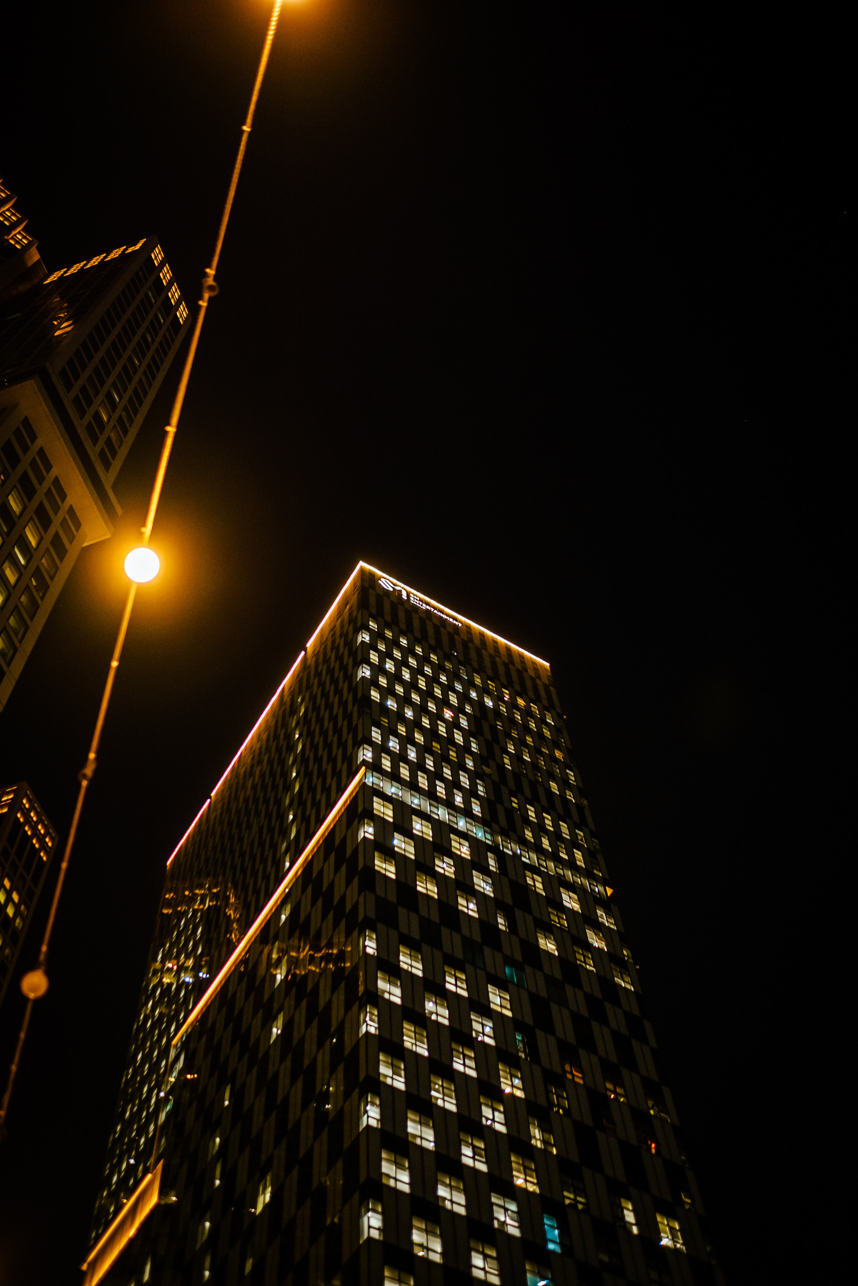 The charm of night streets and skyscrapers. Photographer in Seoul Dobrokvashina Natalya