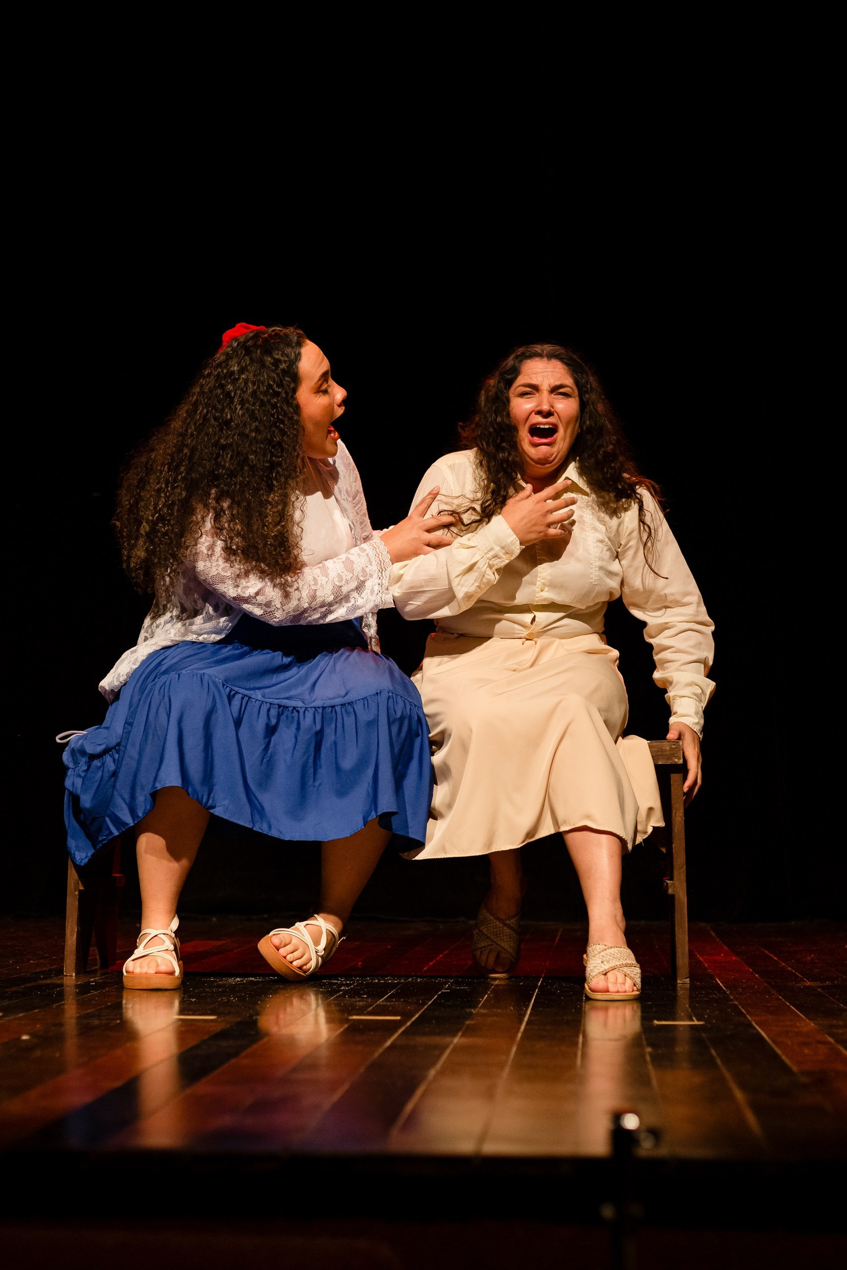 Fotografia de espetáculo teatral O Bem do Mar do grupo de teatro Anchieta Arte Cênica