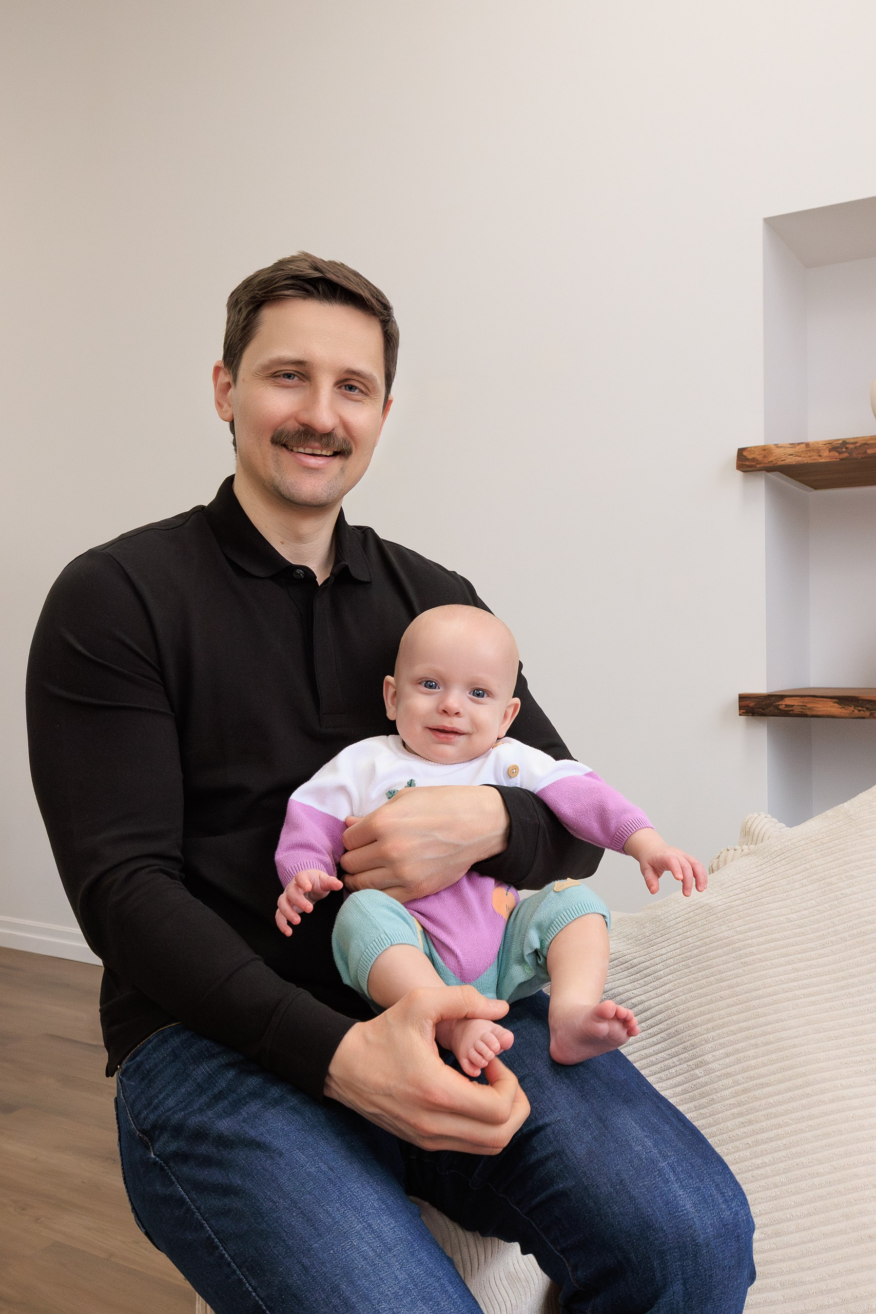 Mihaela Ruslan’s family moments. Je suis photographe portraitiste et je réalise des portraits à toutes les étapes de votre vie! Bienvenue dans mon studio à Westmount, Qc