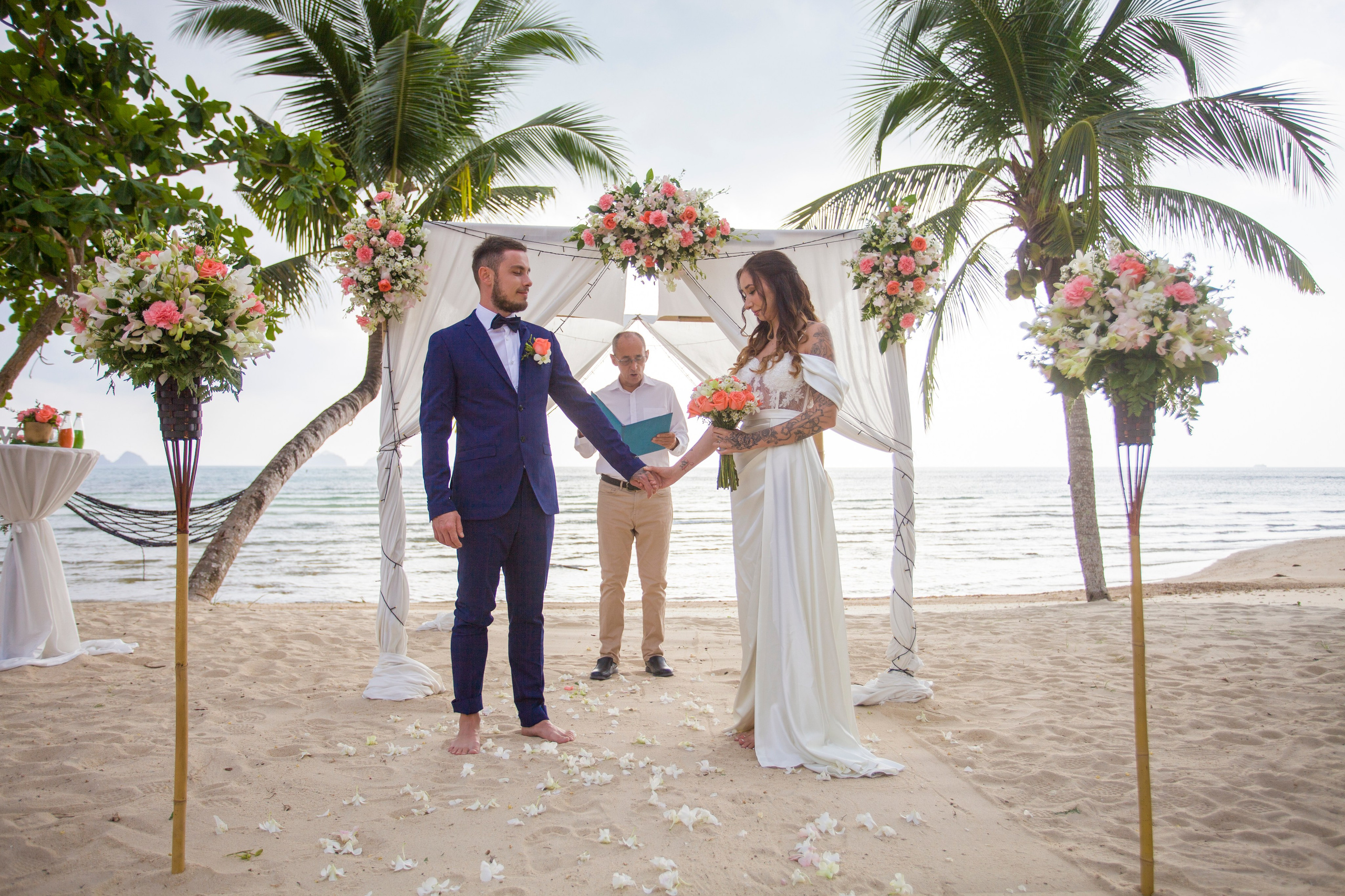 Gazebo flowers. Koh Samui Wedding Planner | Beach & Villa Weddings — Magic Day