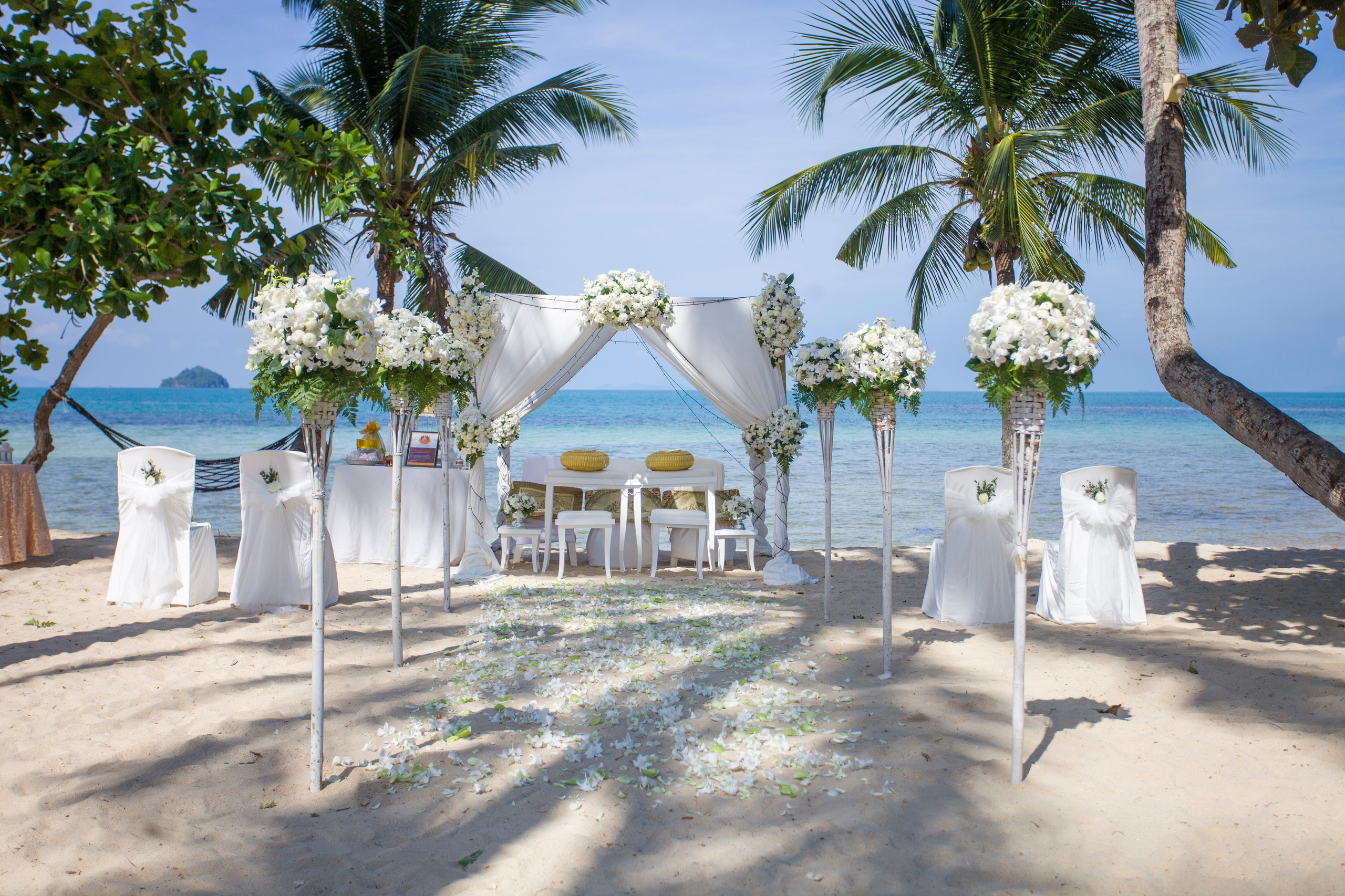 Gazebo flowers. Koh Samui Wedding Planner | Beach & Villa Weddings — Magic Day