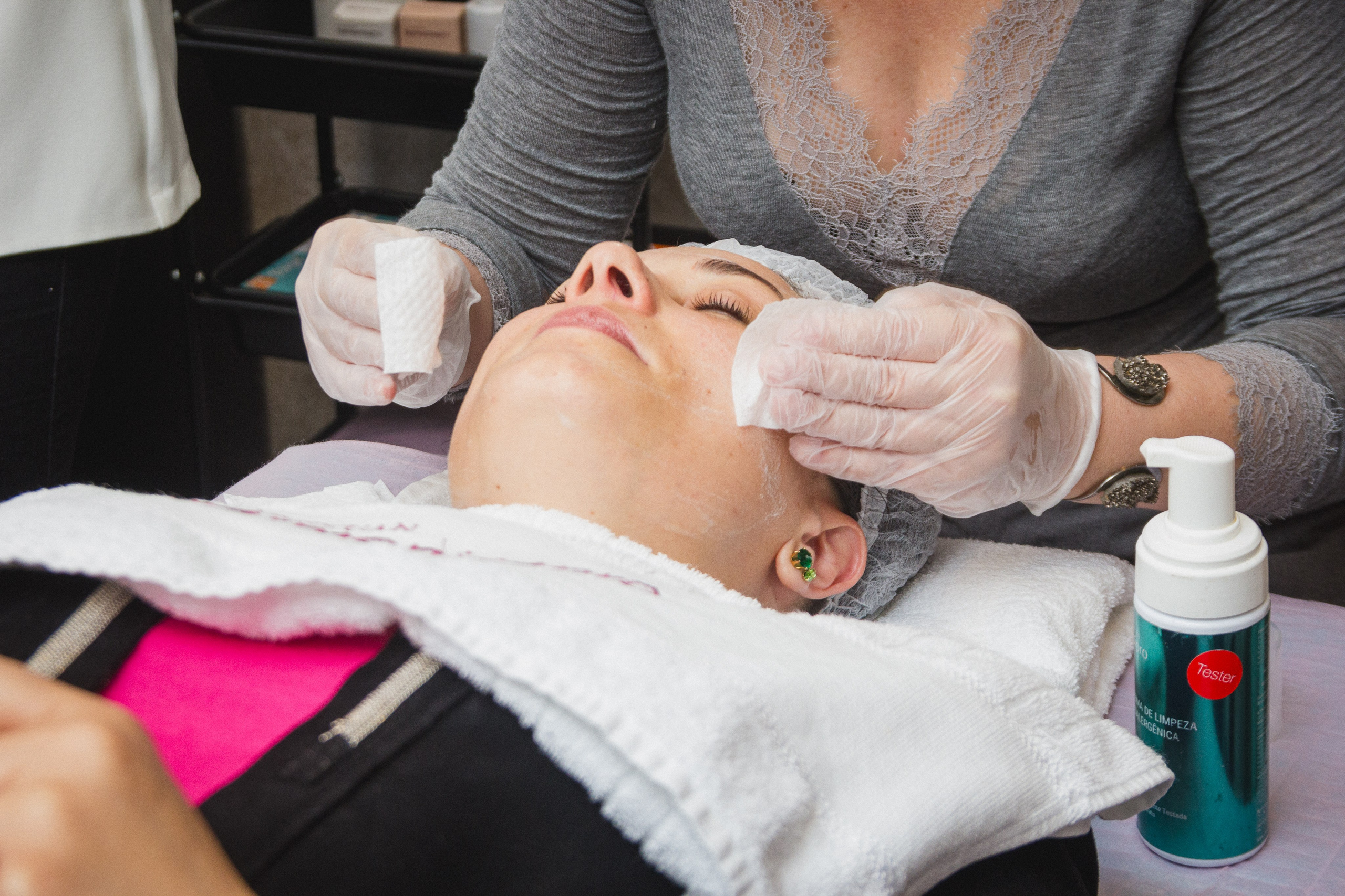 Microagulhamento Biológico (Peeling Coreano): conhecimento, técnica e prática profissional na La Vertuan em Joinville. Marcus Monteiro Fotografia
