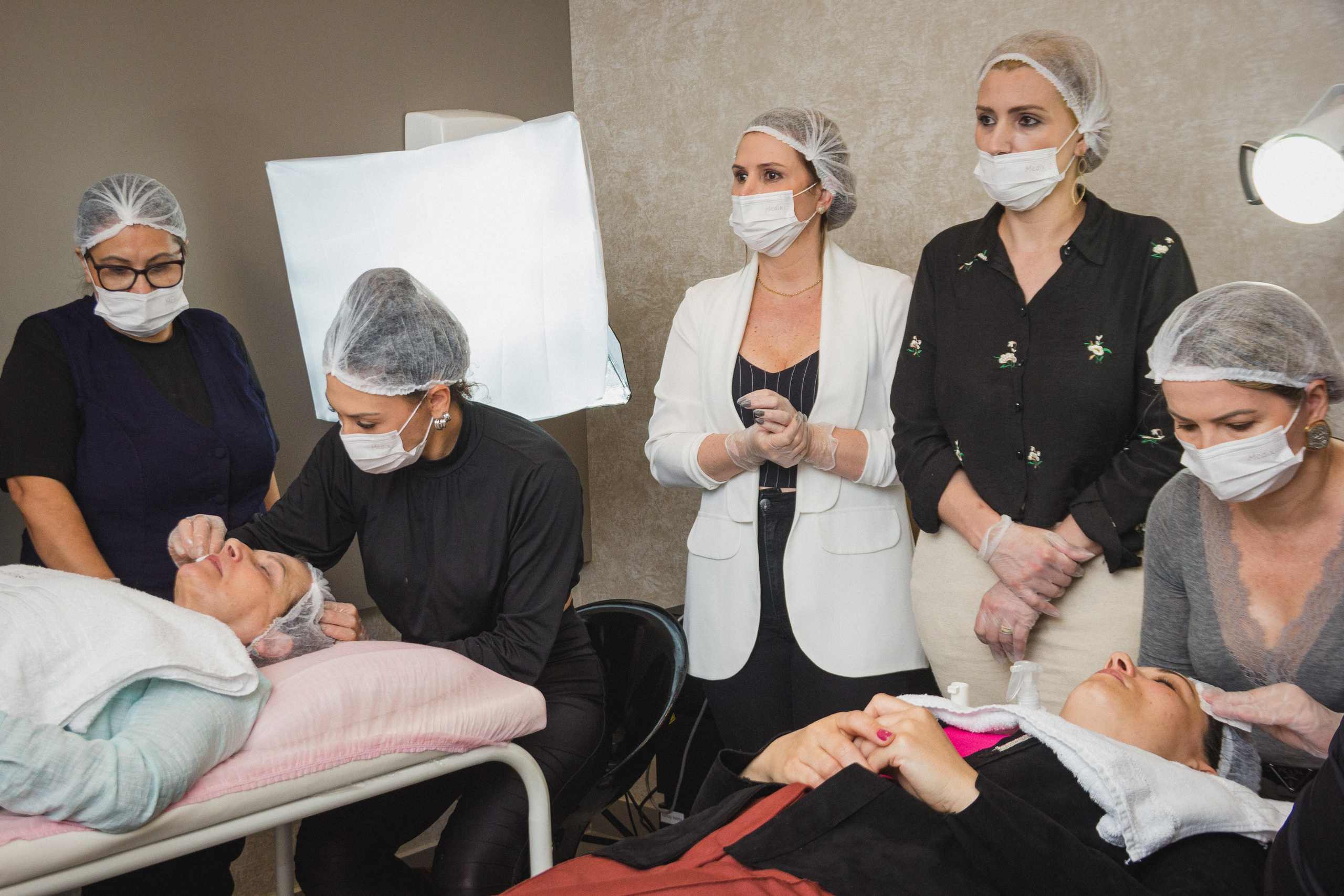 Microagulhamento Biológico (Peeling Coreano): conhecimento, técnica e prática profissional na La Vertuan em Joinville. Marcus Monteiro Fotografia