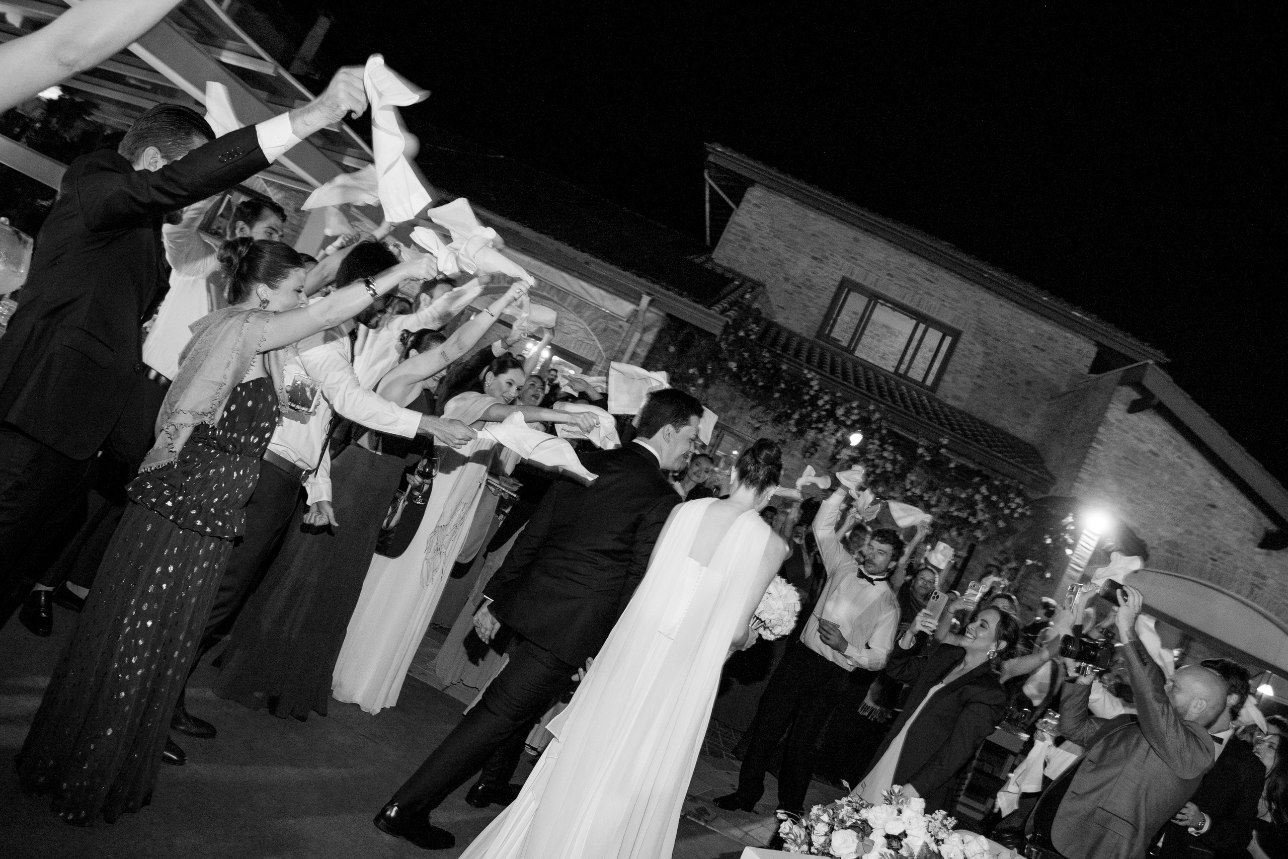 Mini Wedding: A Escolha Perfeita Para Casais Que Buscam Um Casamento Intimista e Cheio de Personalidade. Top 100 Fotógrafo Casamento do Brasil — Thiago Vallim