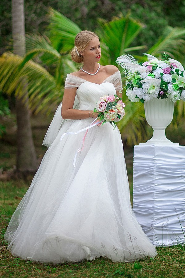 Dress for rent. Hochzeitsplaner Koh Samui | Strand- & Villenhochzeiten – Magic Day