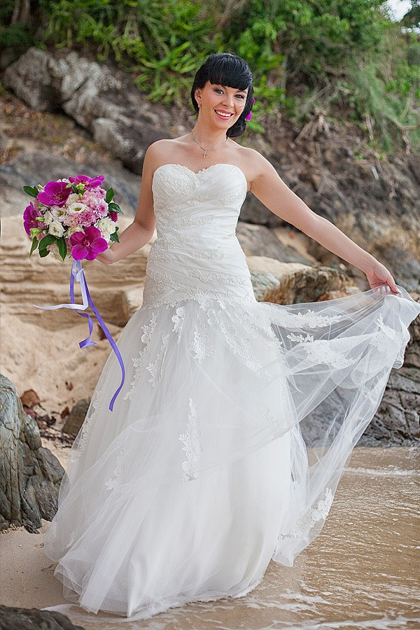 Dress for rent. Hochzeitsplaner Koh Samui | Strand- & Villenhochzeiten – Magic Day