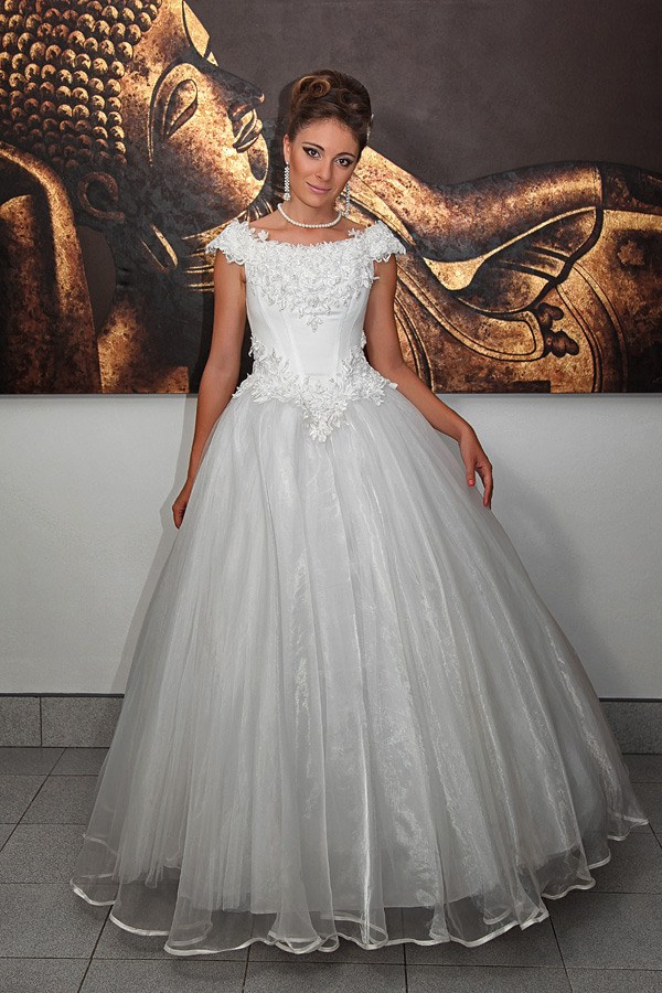 Dress for rent. Hochzeitsplaner Koh Samui | Strand- & Villenhochzeiten – Magic Day