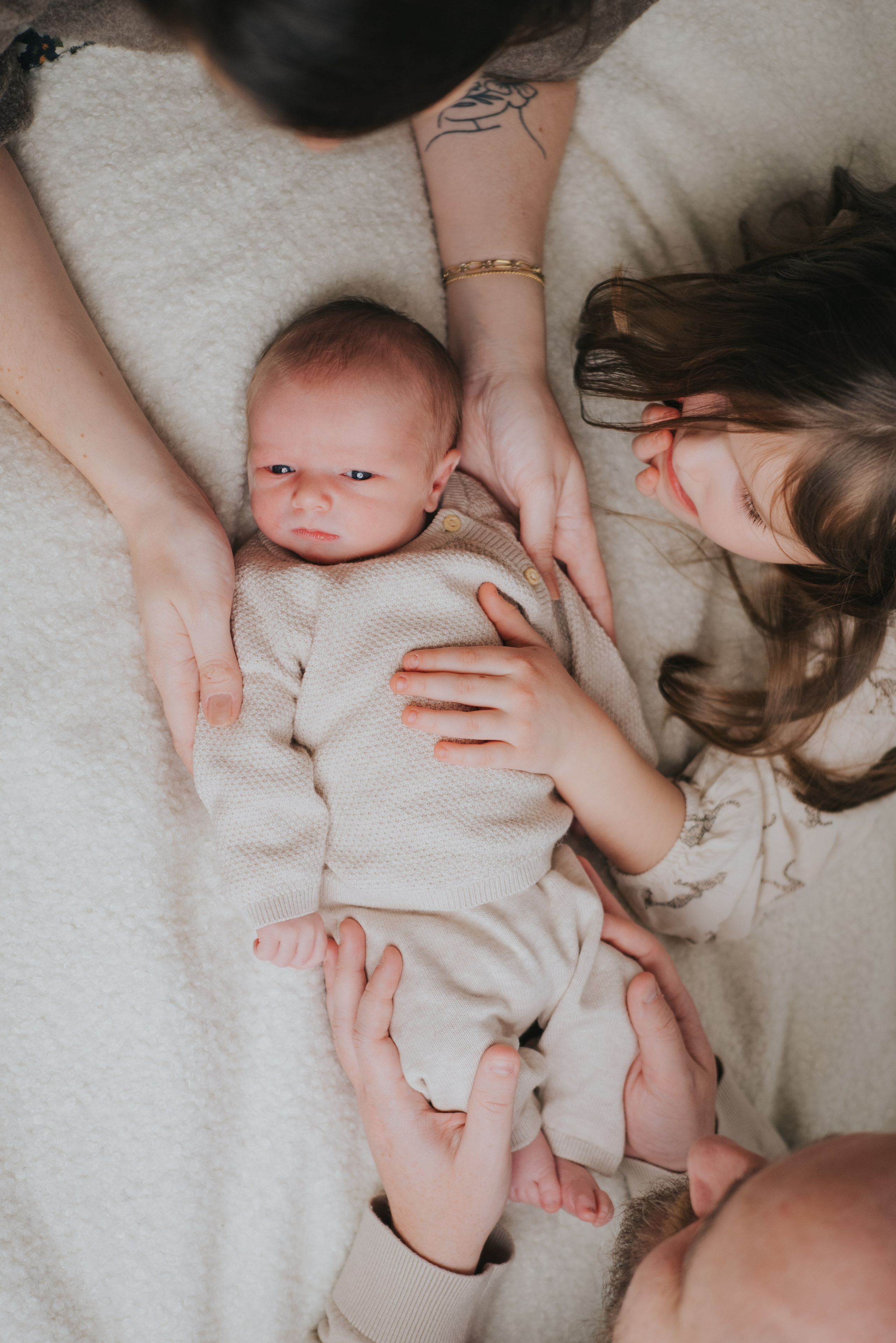 Your Montreal in-home Newborn Session  — what to expect, how to prepare and what to take in consideration. Mimosa Studios — Photographe Portrait à Montréal - Portrait Photographer in Montreal