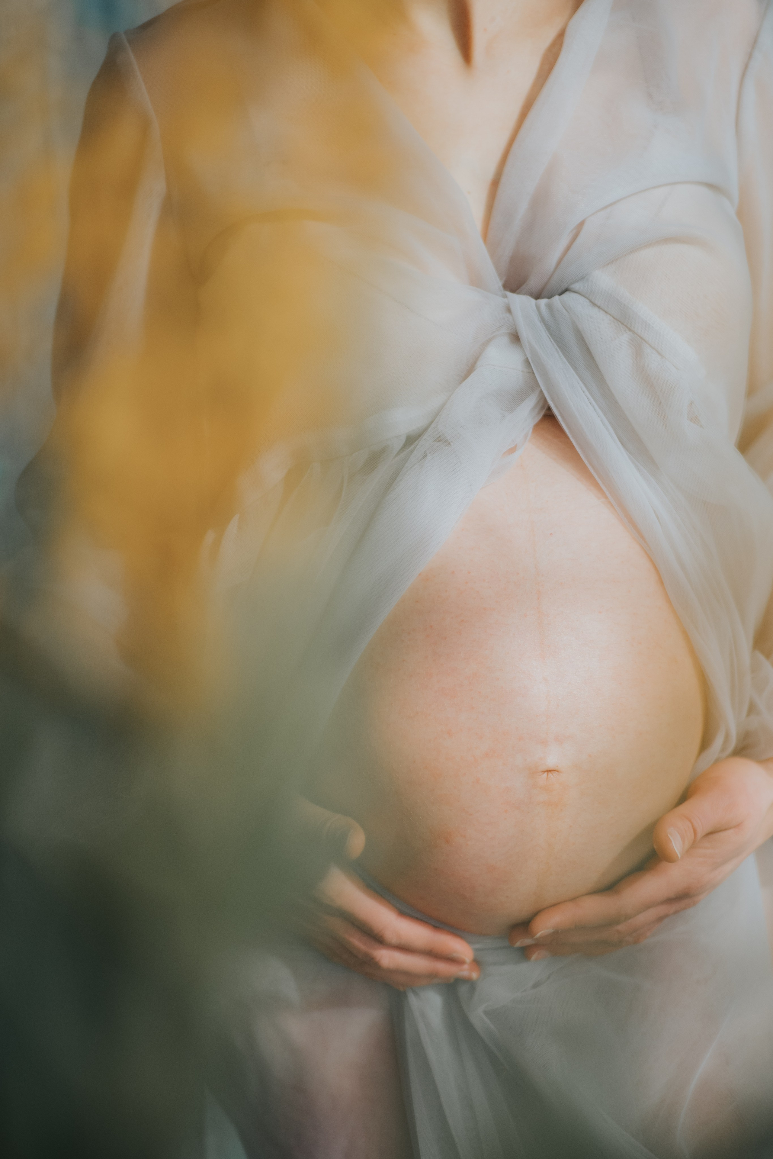When Should You Book Your Maternity Session?. Mimosa Studios — Photographe Portrait à Montréal - Portrait Photographer in Montreal