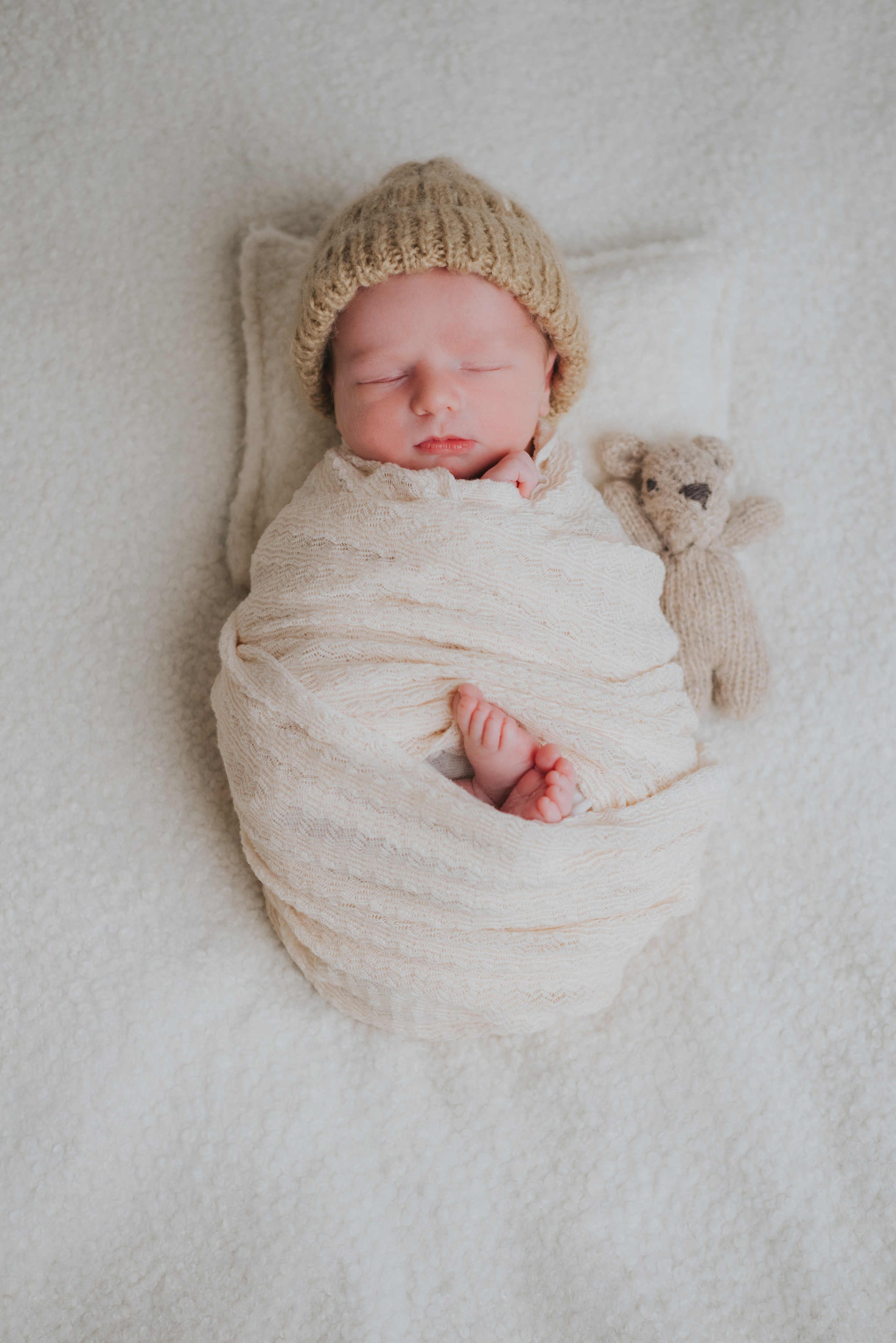Your Montreal in-home Newborn Session  — what to expect, how to prepare and what to take in consideration. Mimosa Studios — Photographe Portrait à Montréal - Portrait Photographer in Montreal