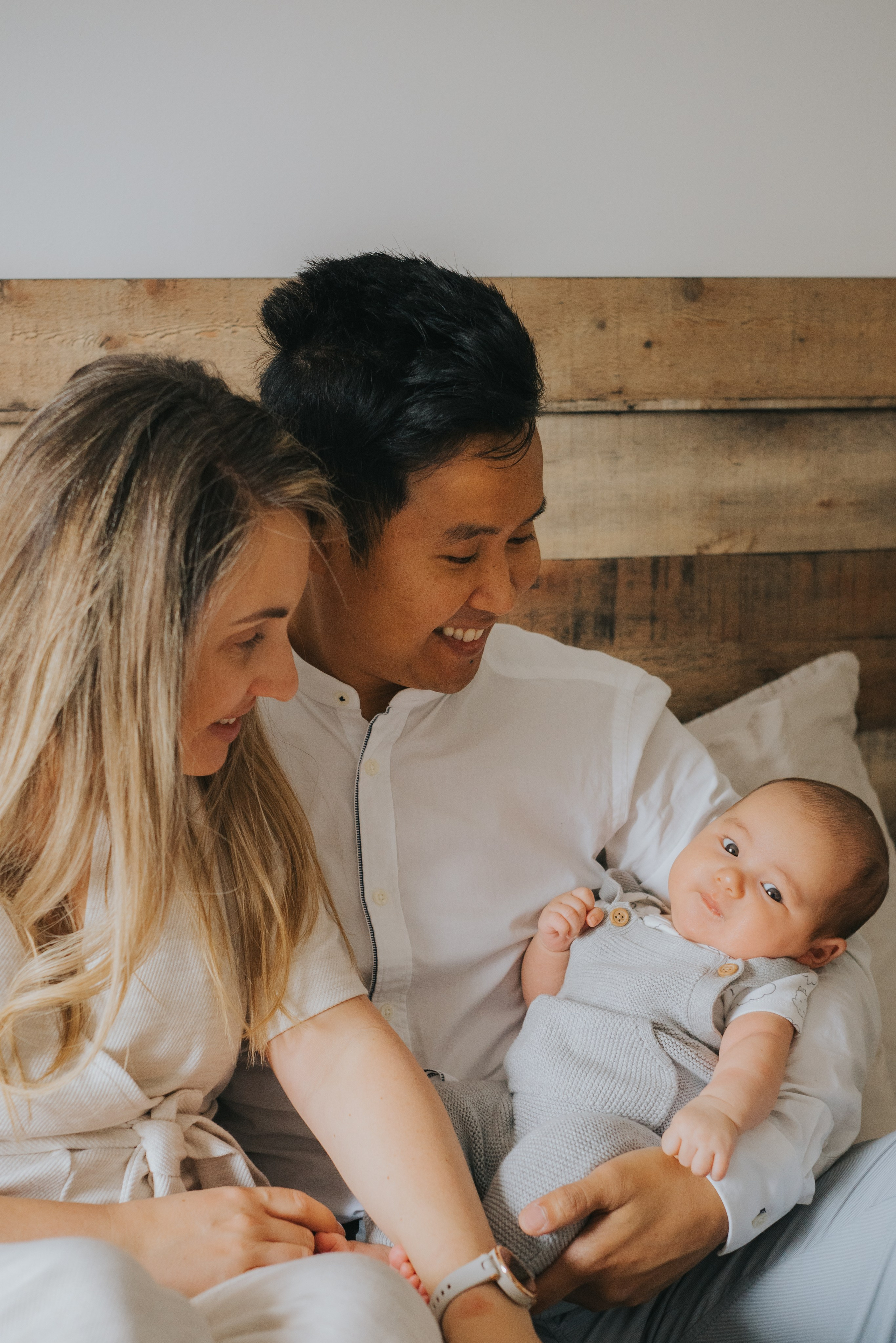 Your Montreal in-home Newborn Session  — what to expect, how to prepare and what to take in consideration. Mimosa Studios — Photographe Portrait à Montréal - Portrait Photographer in Montreal