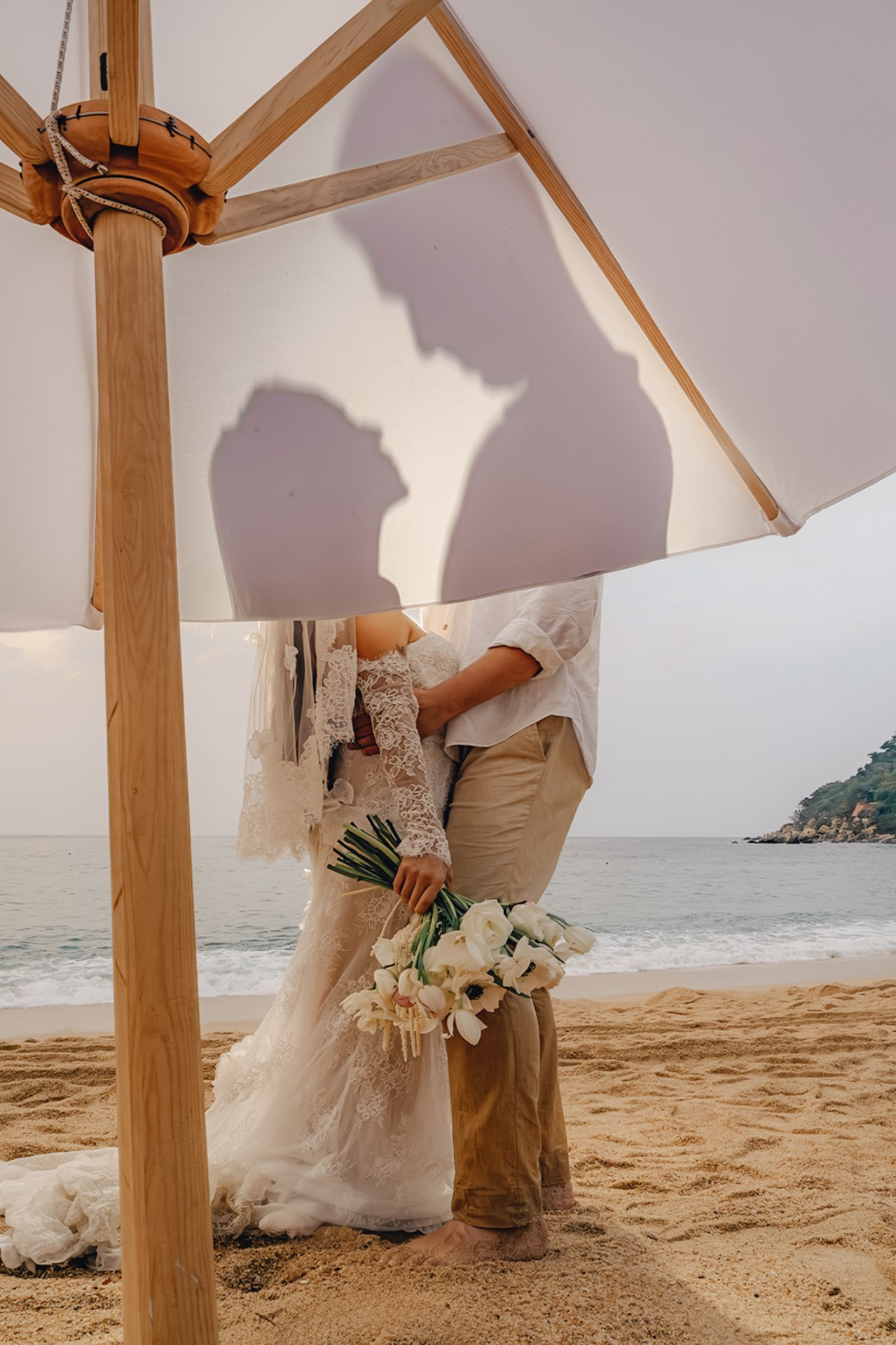 Elopement & Lifestyle Wedding Documentary Photographer