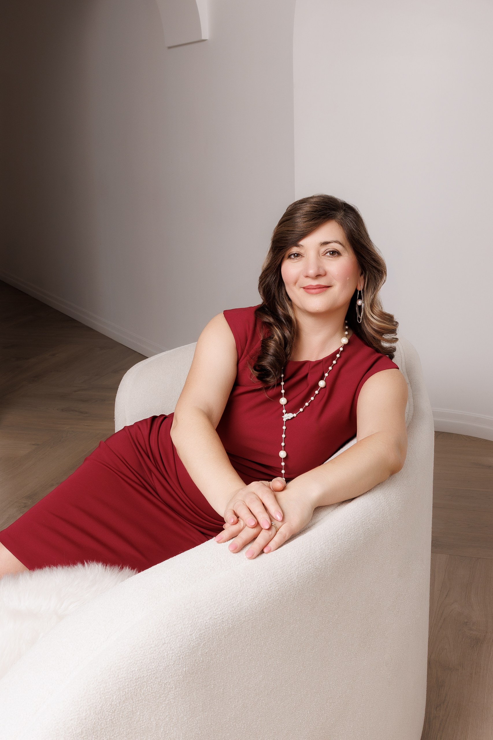 Ultimate Client Guide. Je suis photographe portraitiste et je réalise des portraits à toutes les étapes de votre vie! Bienvenue dans mon studio à Westmount, Qc