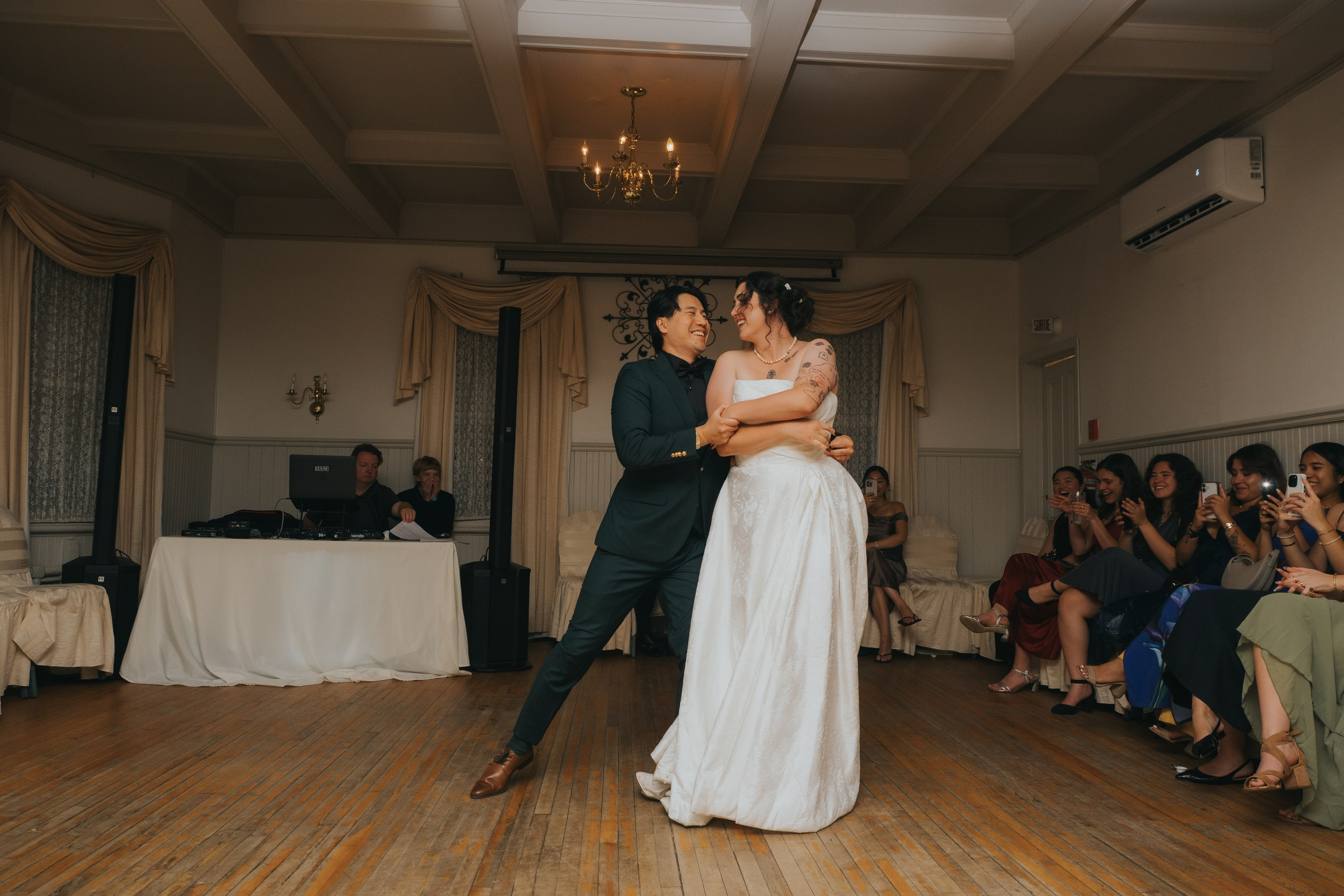 The most romantic rustic wedding venues in and around Montreal. Wedding and Family Photography Montreal Muriel Oe Photo