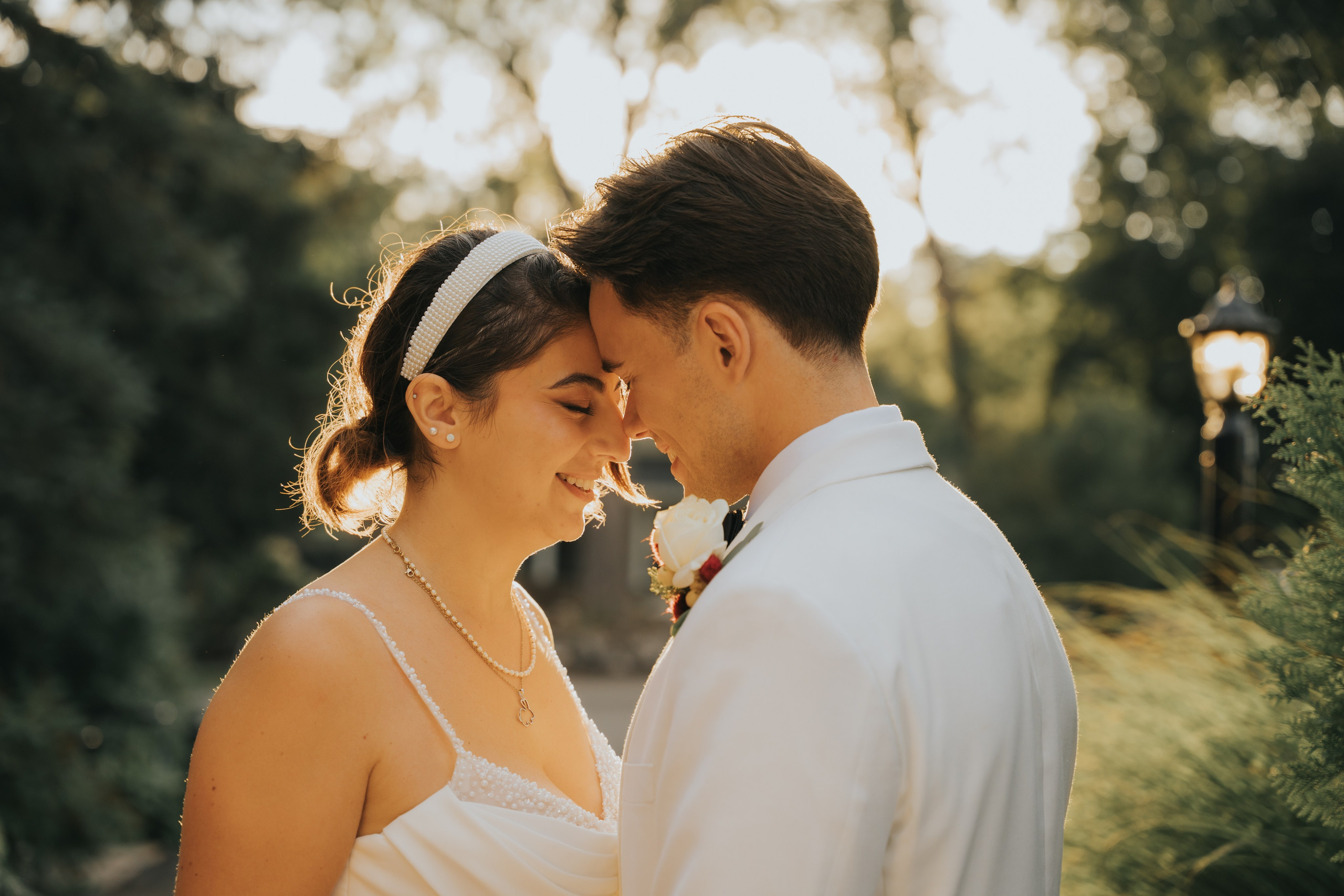 Wedding of Cassandra and Loïc in Beaconsfield, Montreal. Montreal Wedding Photographer — Muriel Oe Photo