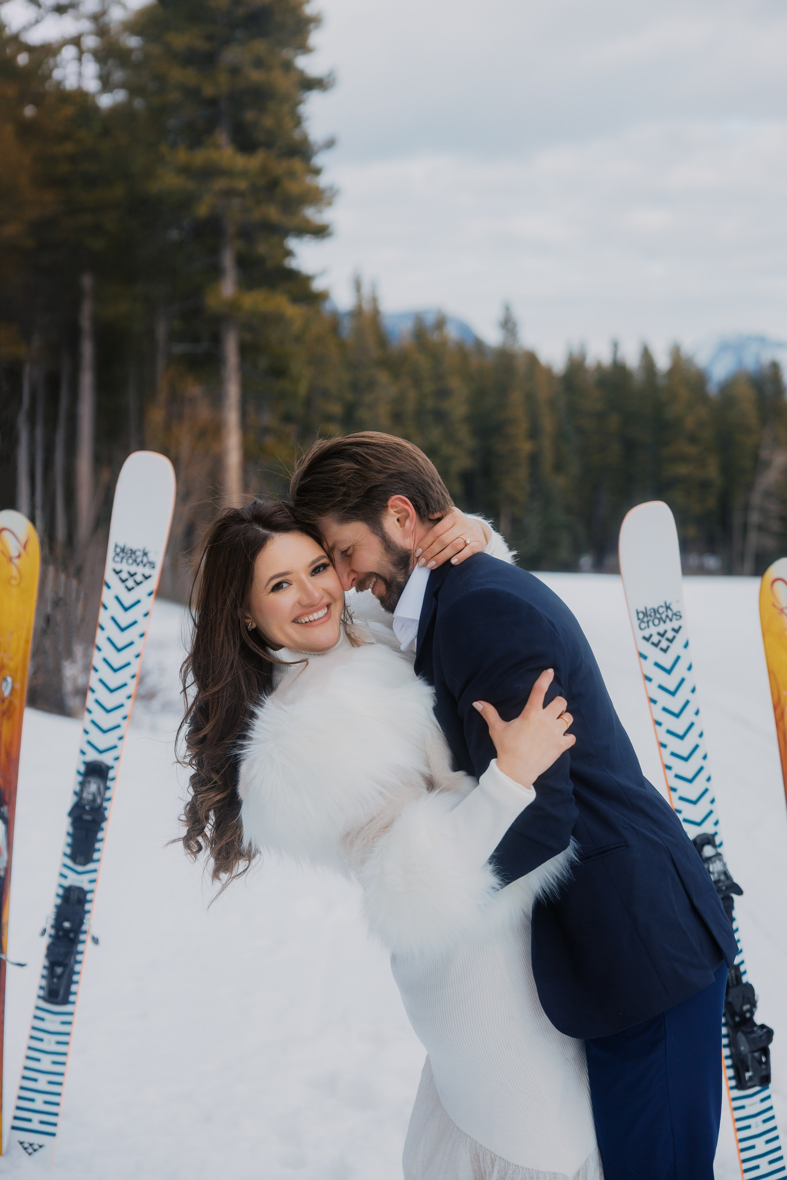 Ski engagement session. Photographer Elvira Hryshchenko