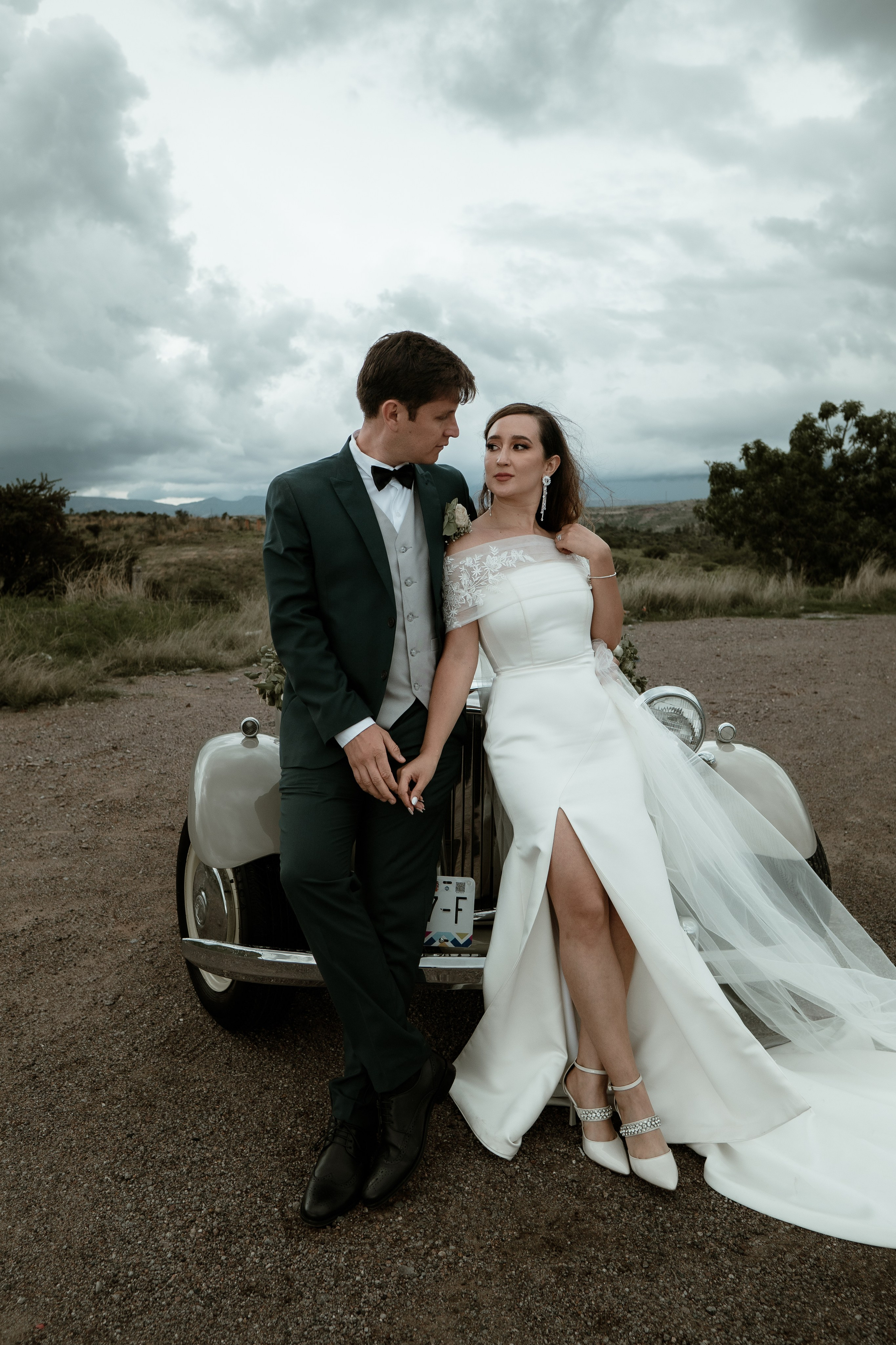 Jorge y Liliana. TWO MILLIMETERS