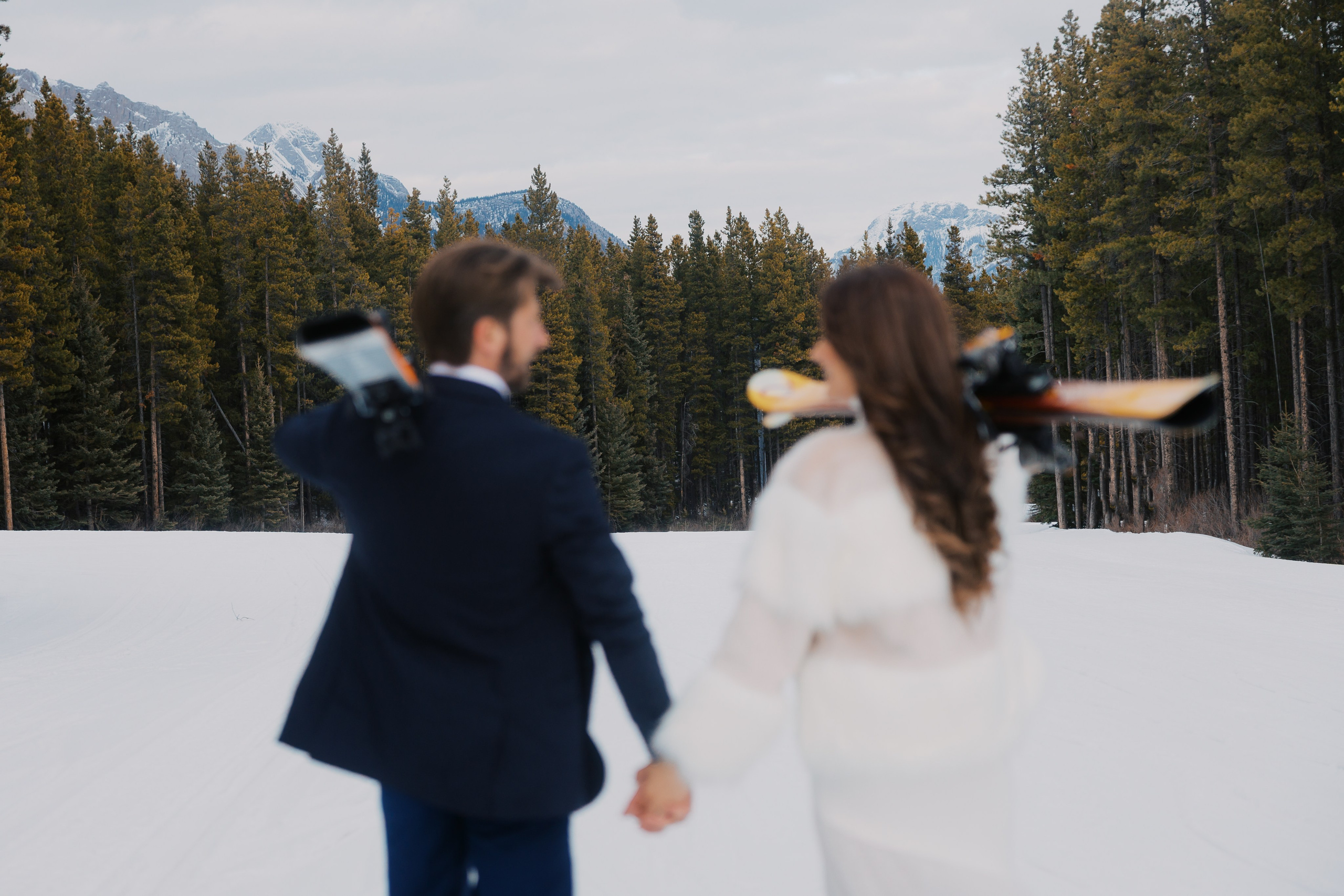 Ski engagement session. Photographer Elvira Hryshchenko