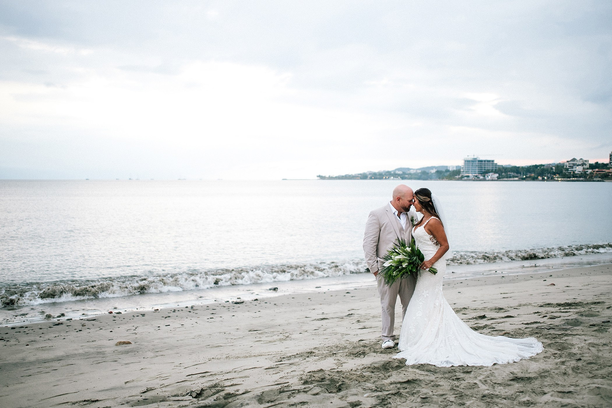 Formal. Wedding Photographer Ruth Preciado