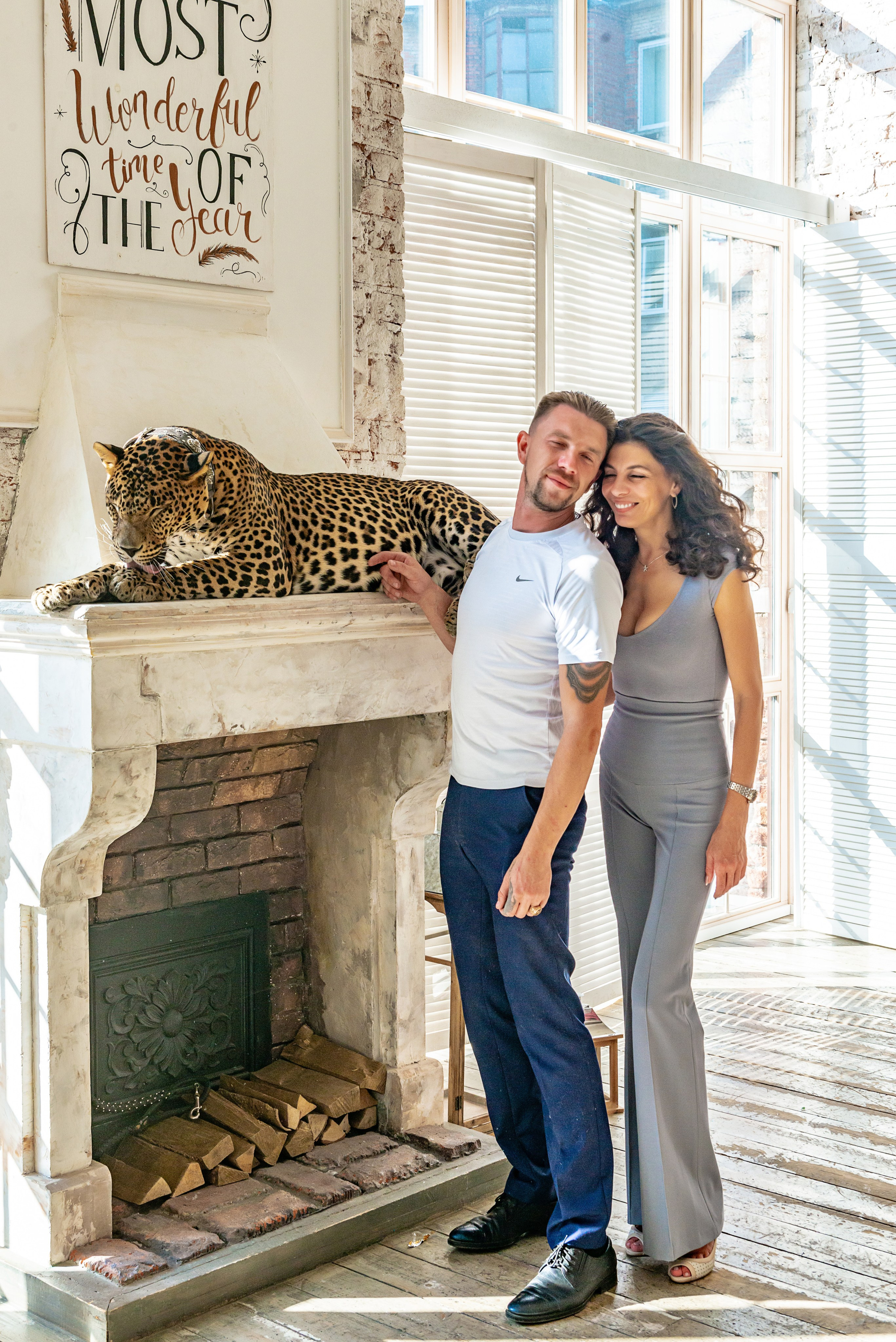 Photosession in the studio with a leopard. PHOTOGRAPHER QUINTANA ROO
