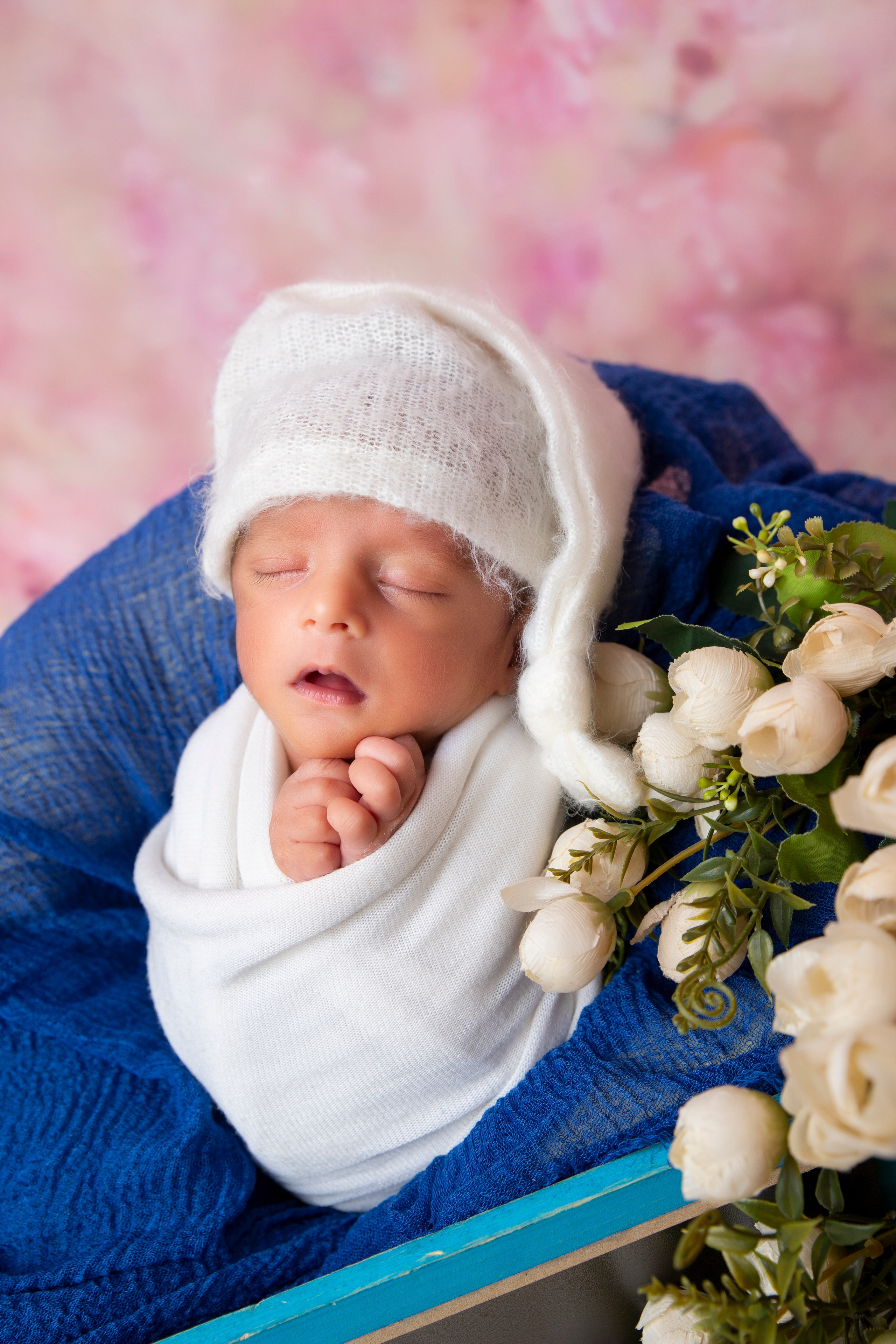 Newborns. Lifestyle and Family Photographer Faryal Saeed