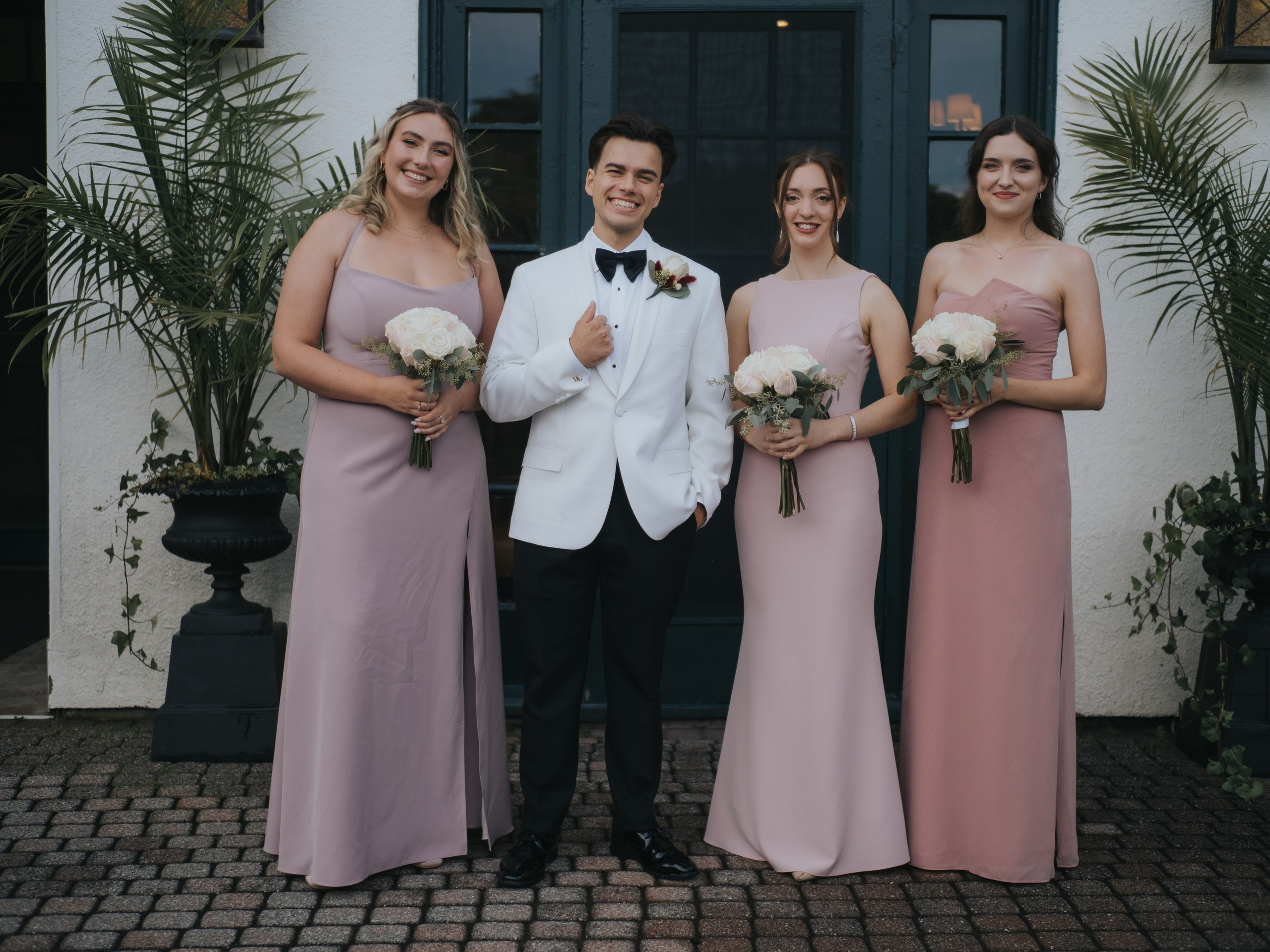 Wedding of Cassandra and Loïc in Beaconsfield, Montreal. Montreal Wedding Photographer — Muriel Oe Photo