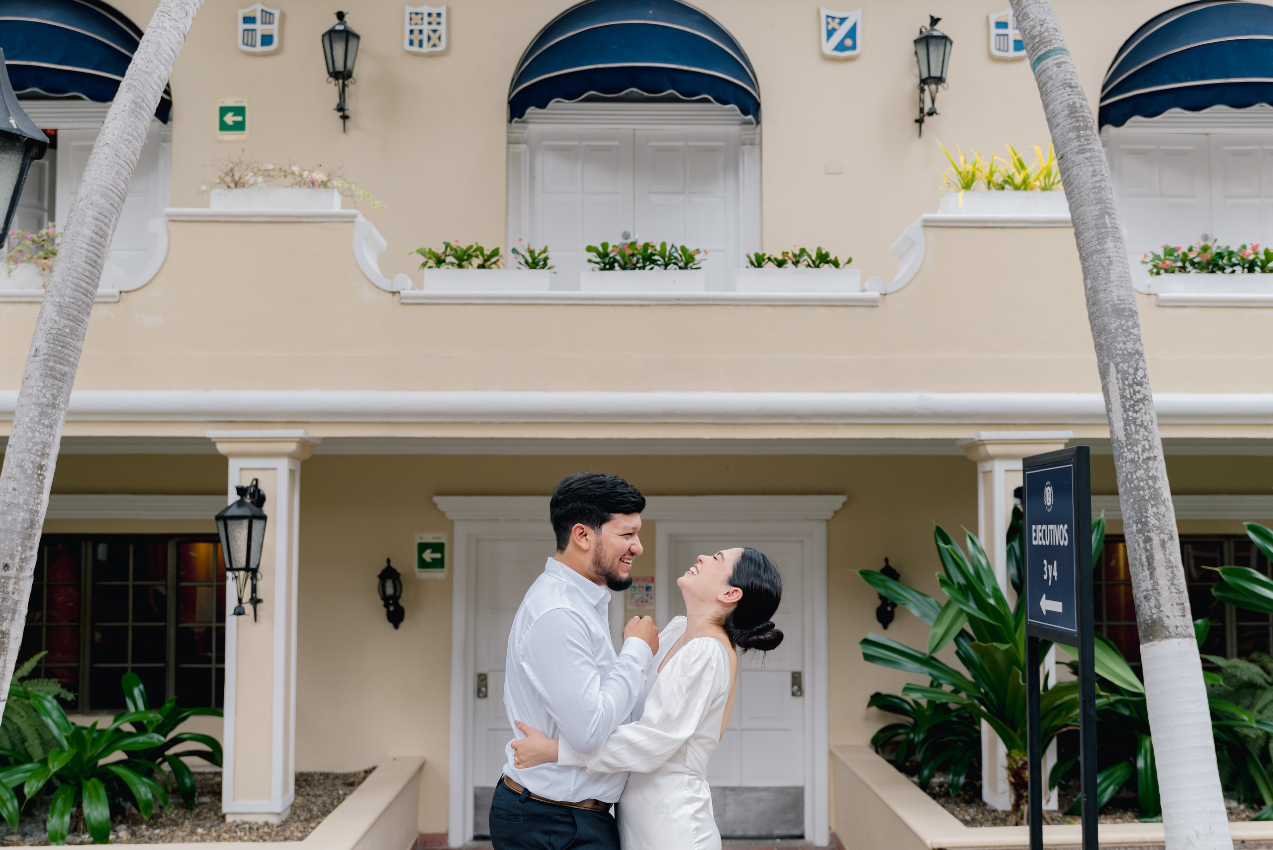 Pre-wedding at Icononic Hotel El Prado in Barranquilla, Colombia. Fotógrafos de bodas en Barranquilla, Cartagena y Santa Marta | BanderArt