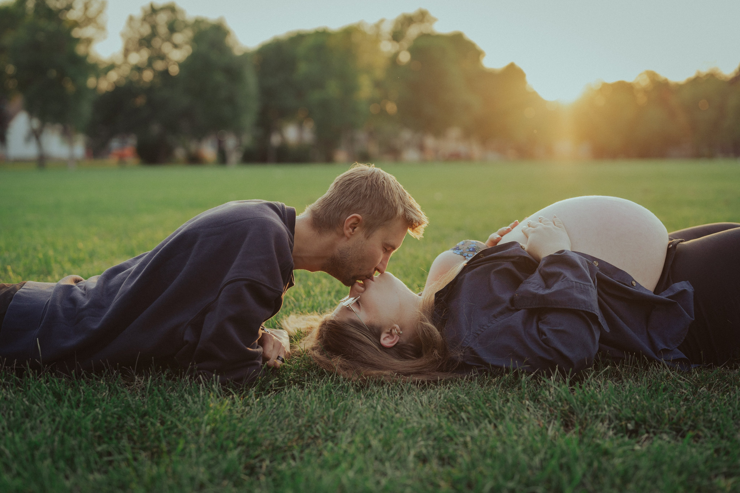 Maya and Arthur. Pregnancy & Love. Photographer Viktoriia Skavronskaya