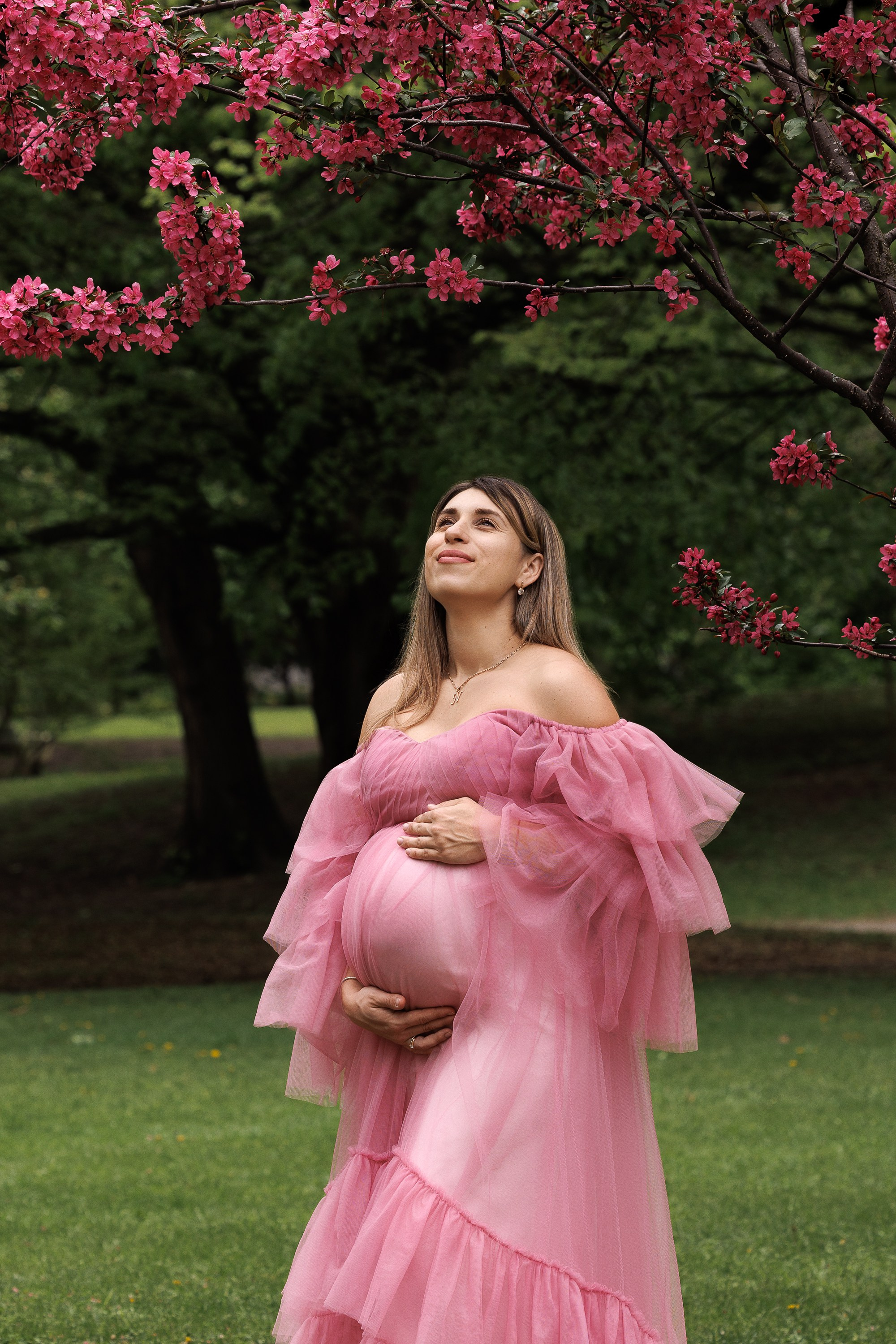 MATERNITY. Je suis photographe portraitiste et je réalise des portraits à toutes les étapes de votre vie! Bienvenue dans mon studio à Westmount, Qc