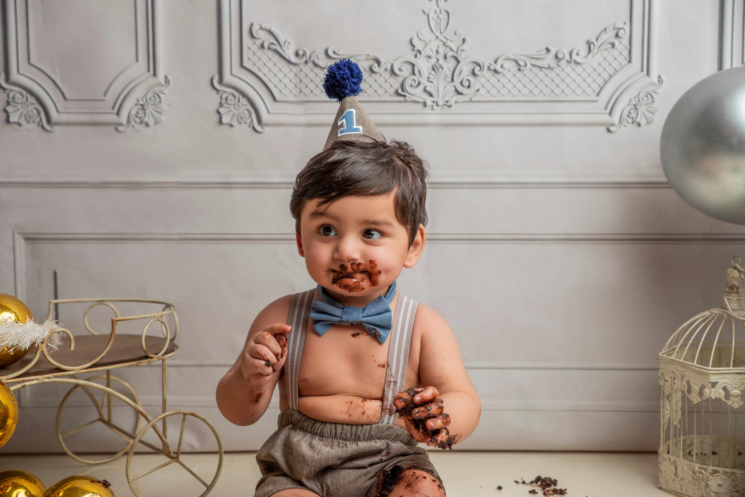 Cake Smash. Lifestyle and Family Photographer Faryal Saeed