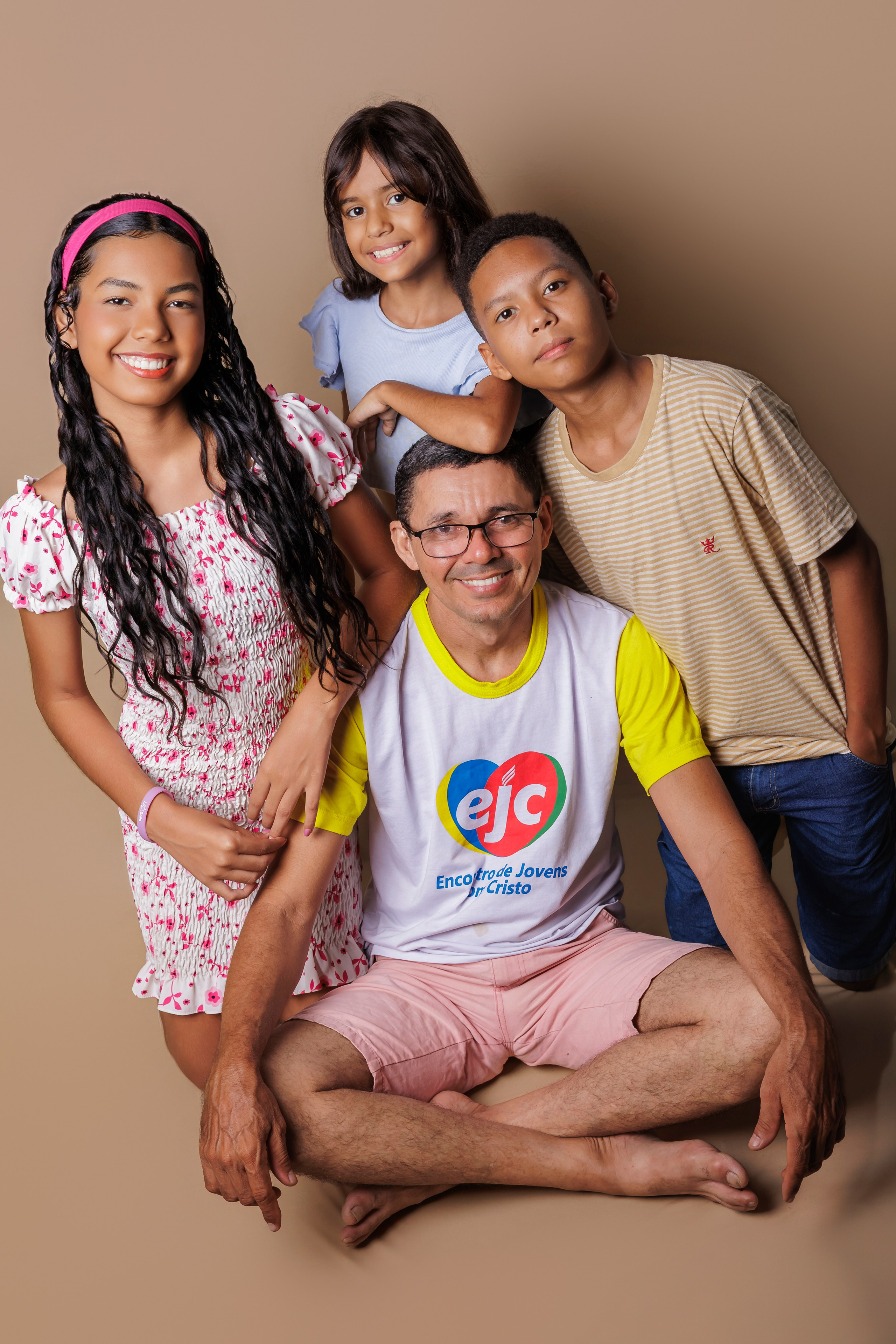 Ensaio fotográfico de família em estúdio. Lucas Edgard, Fotógrafo em Teresina — PI. Família, Festas, Casais, Gestantes e Retratos Profissionais