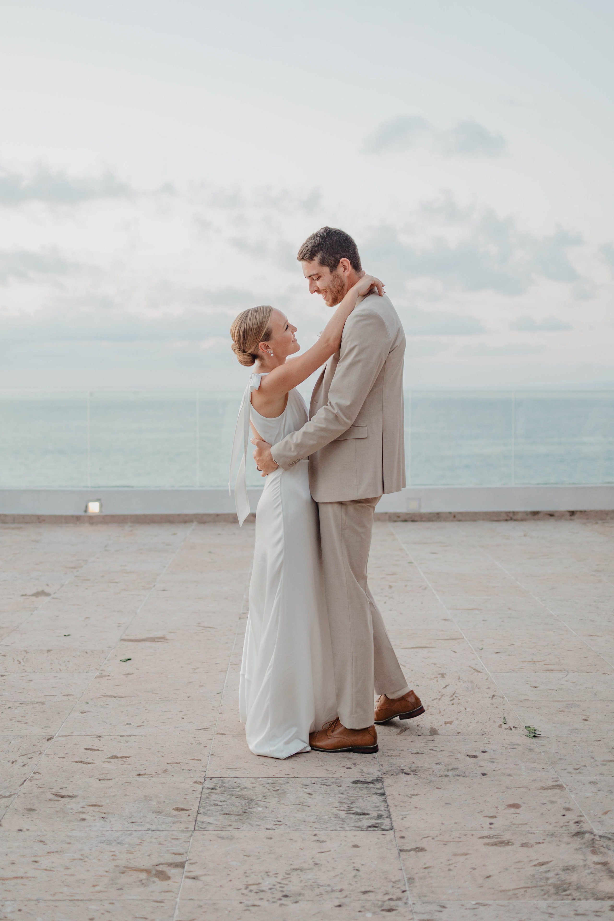A Wedding at Casa Azul Profundo: Timeless Vows in Puerto Vallarta. Fotógrafo de Bodas en Puerto Vallarta y Riviera Nayarit | VL photo & film