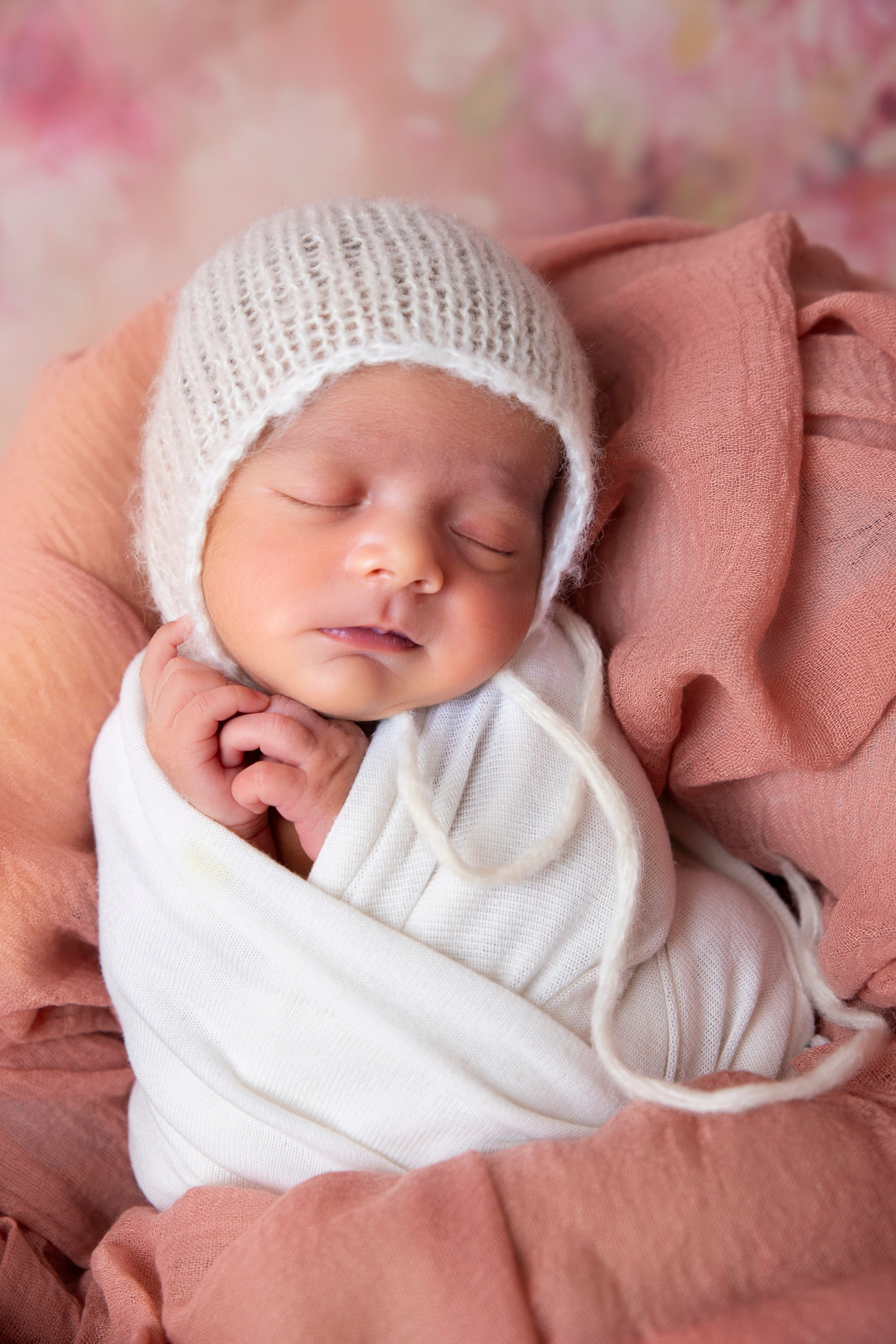 Newborns. Lifestyle and Family Photographer Faryal Saeed