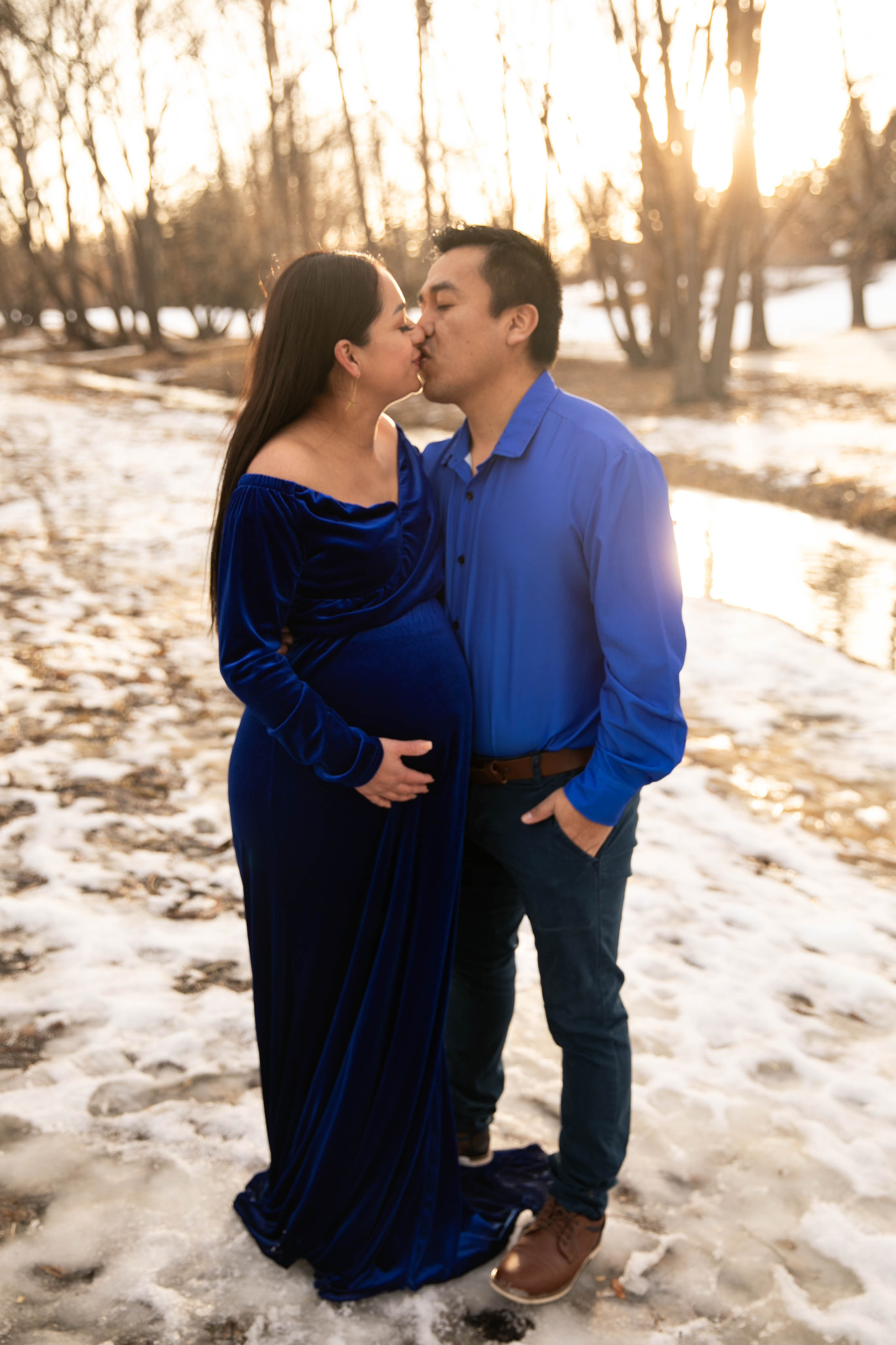 Maternity Photos — Confederation Park — Dulce. Fotografía accesible en Calgary