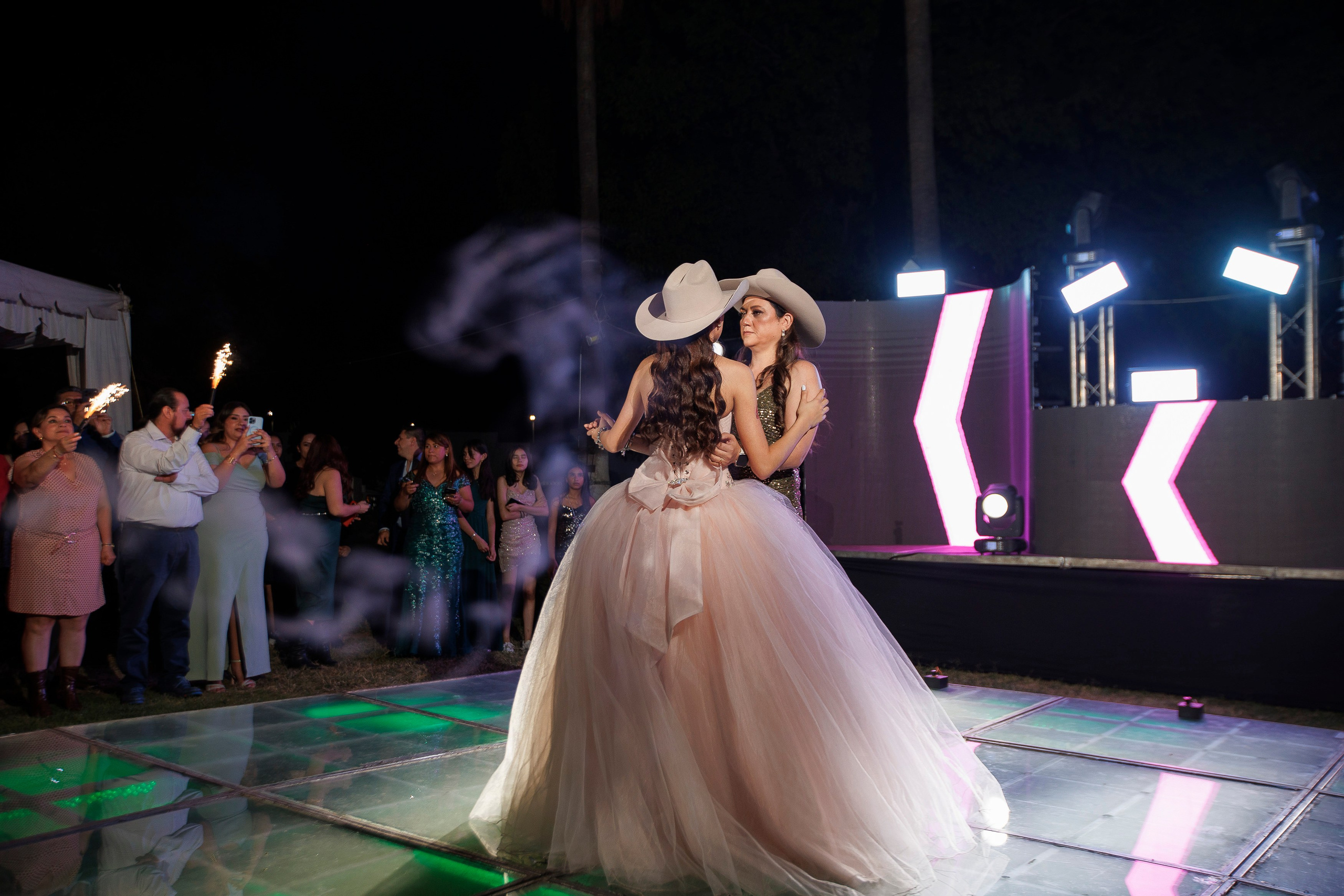 Renata XV — El comienzo de una nueva historia. Lg Fotografia