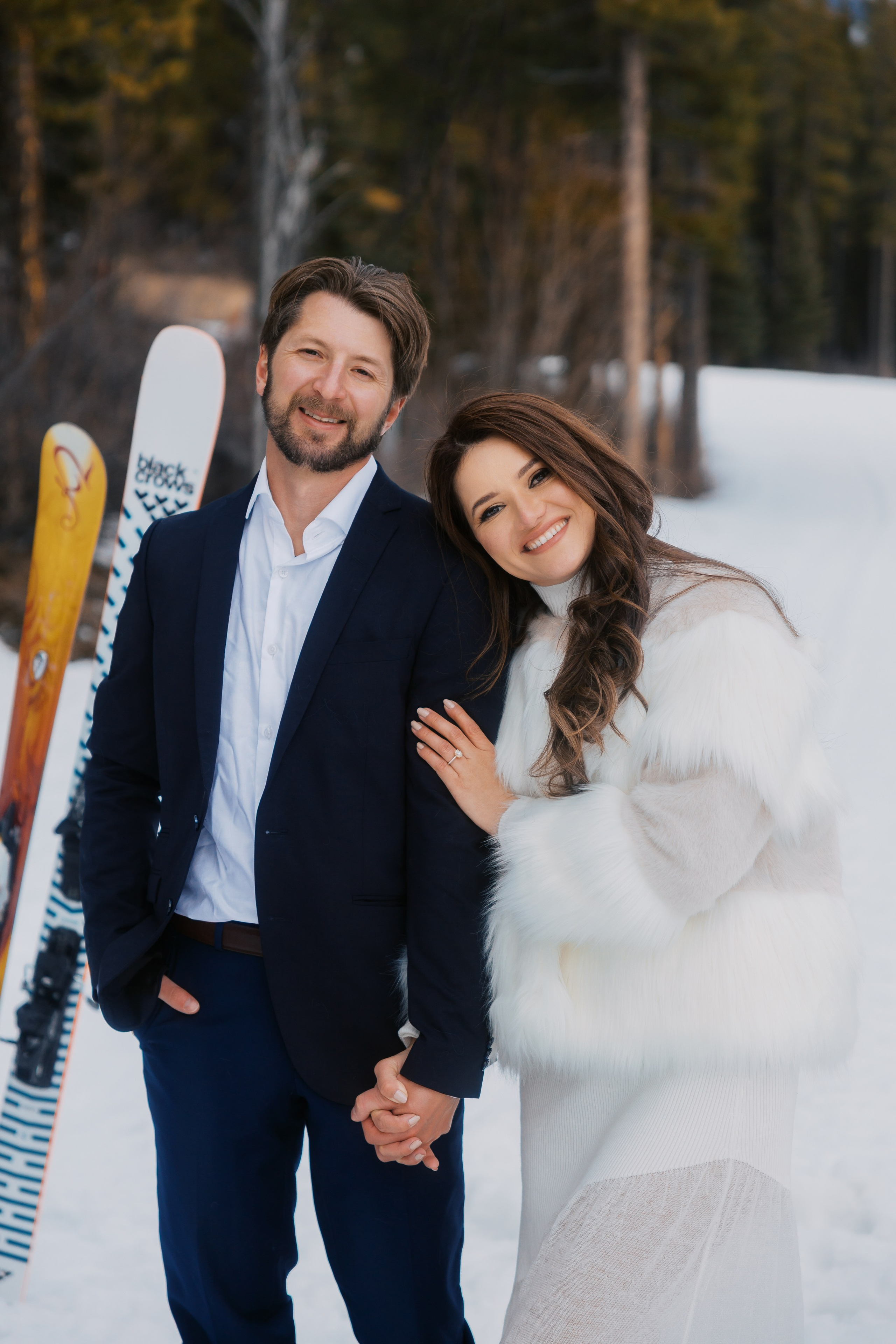 Ski engagement session. Photographer Elvira Hryshchenko