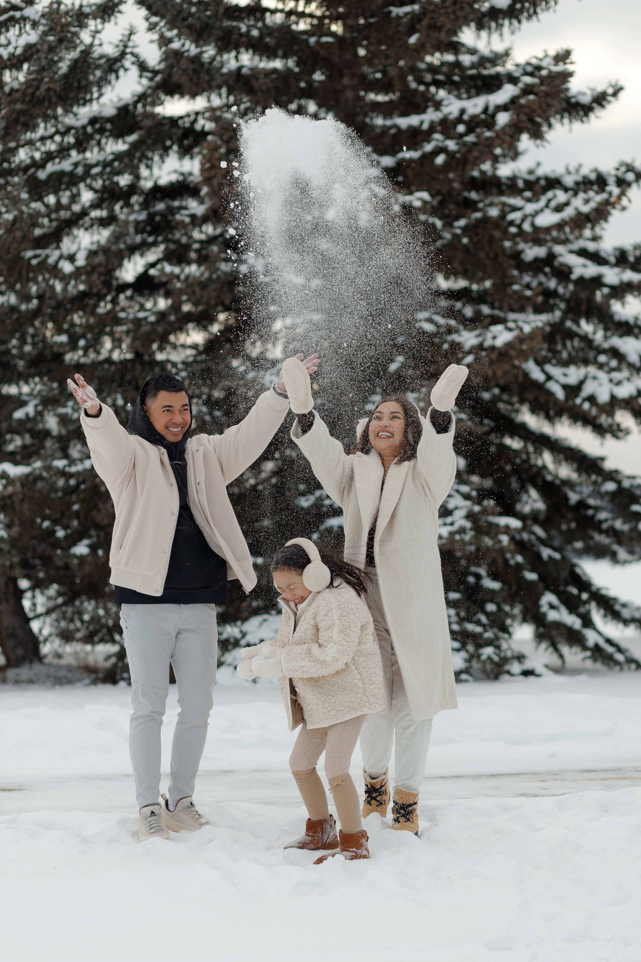 Family winter story. Photographer Elvira Hryshchenko