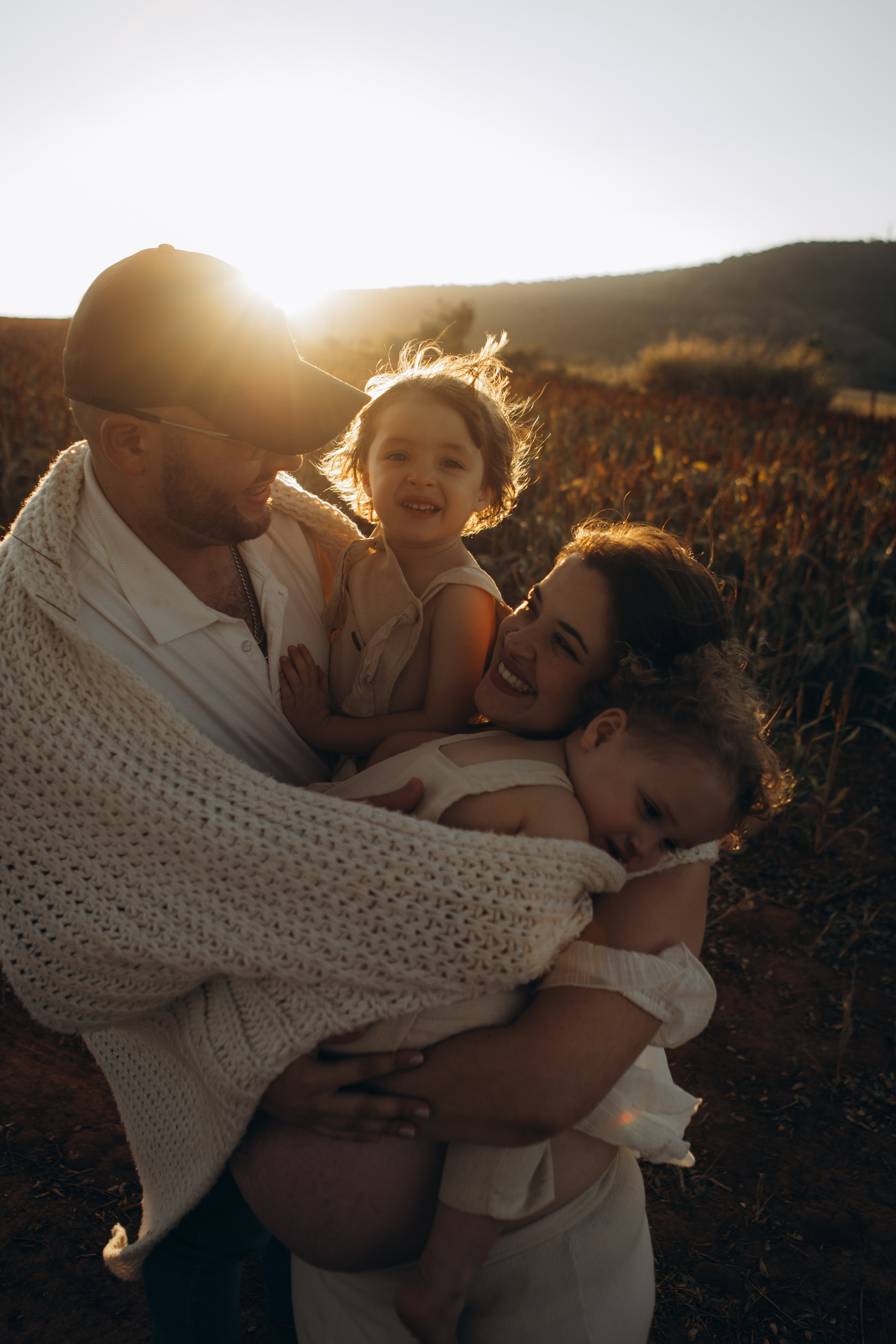 família se divertindo em ensaio externo no fim de tarde em Sorocaba