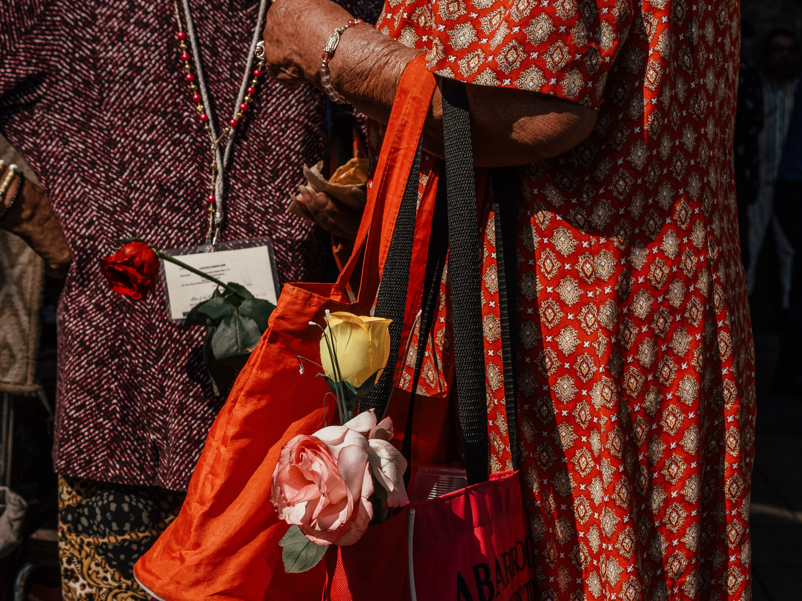 Celebración de San Judas Tadeo en la Iglesia de San Hipólito y San Casiano, Hidalgo, CDMX, México. Federico Borobio, fotografía callejera y documental.
