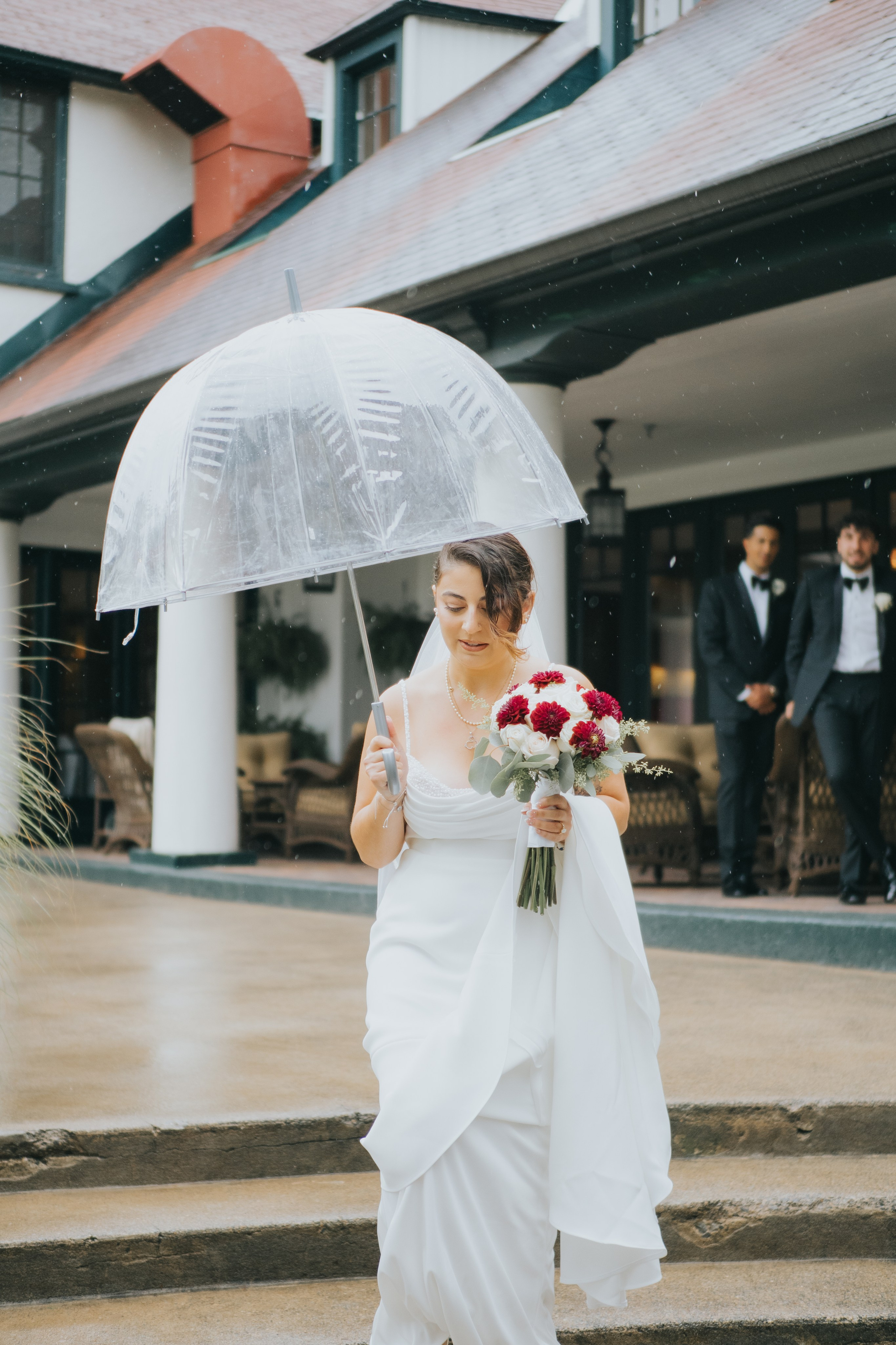 Wedding of Cassandra and Loïc in Beaconsfield, Montreal. Montreal Wedding Photographer — Muriel Oe Photo