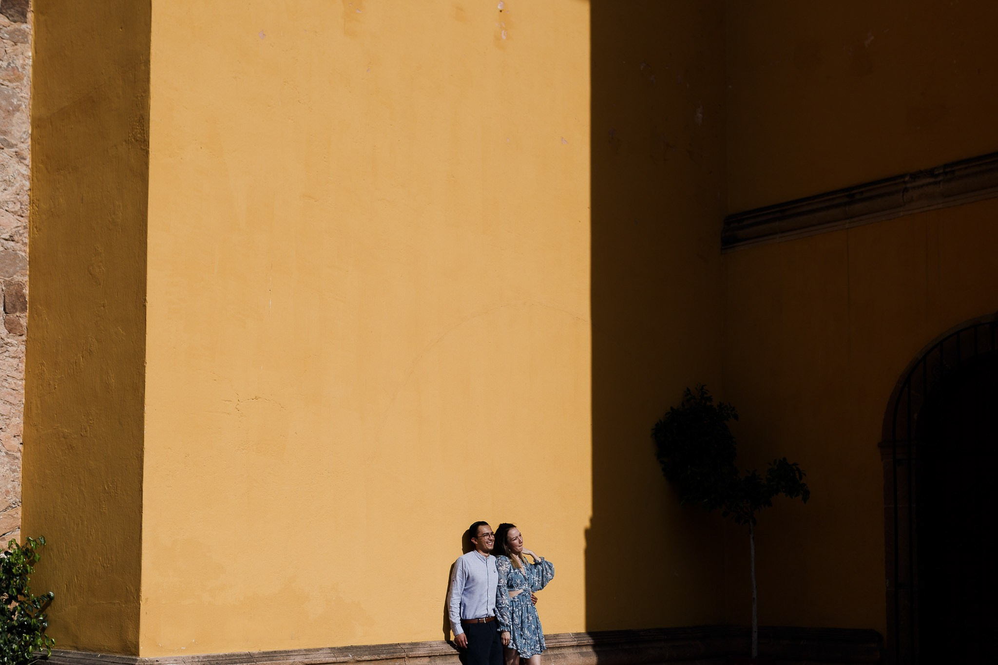 Paola y Juan Carlos: Sesión pre boda en centro historico de San Luis Potosí. Fotógrafo de bodas