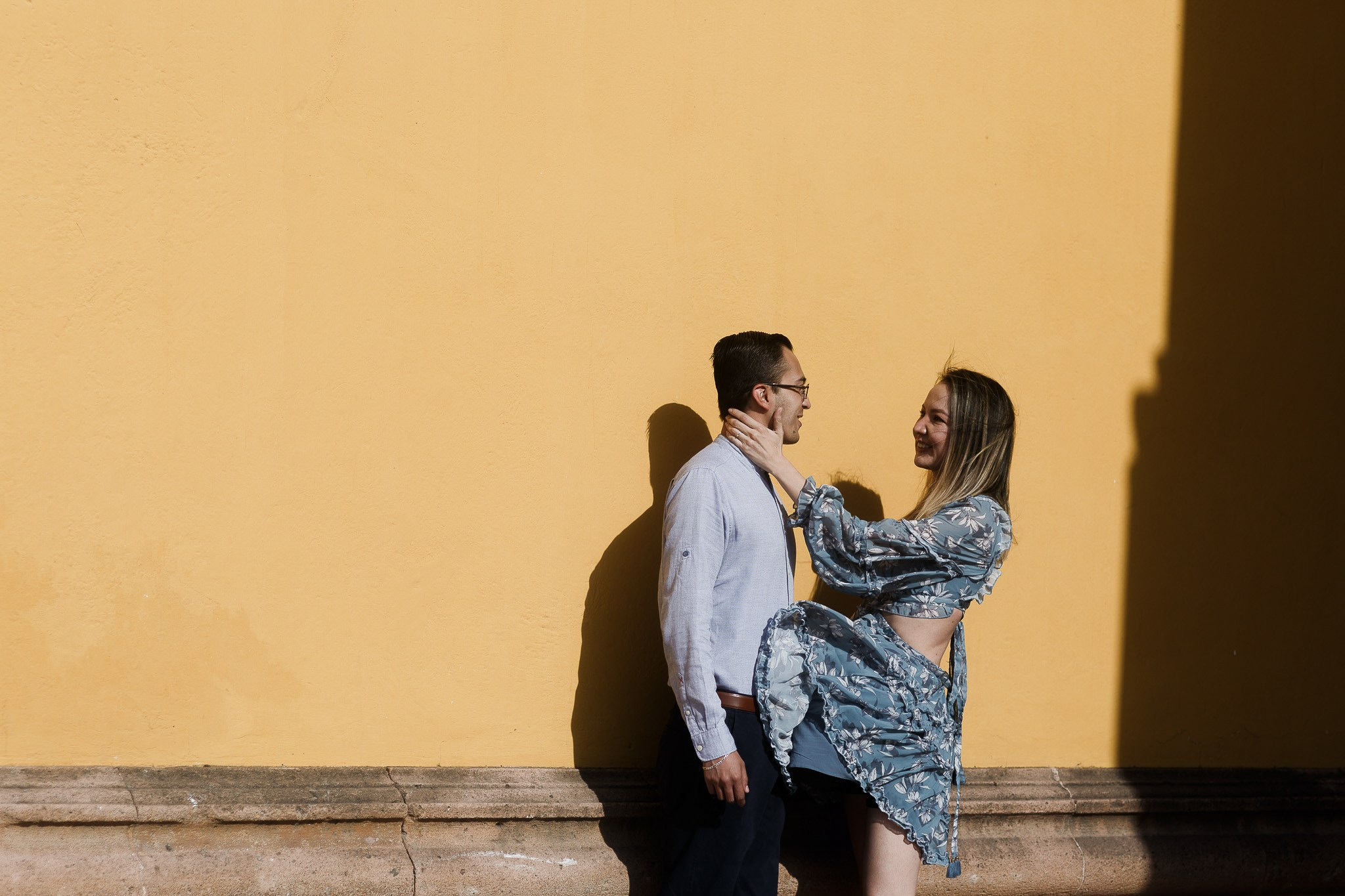 Paola y Juan Carlos: Sesión pre boda en centro historico de San Luis Potosí. Fotógrafo de bodas