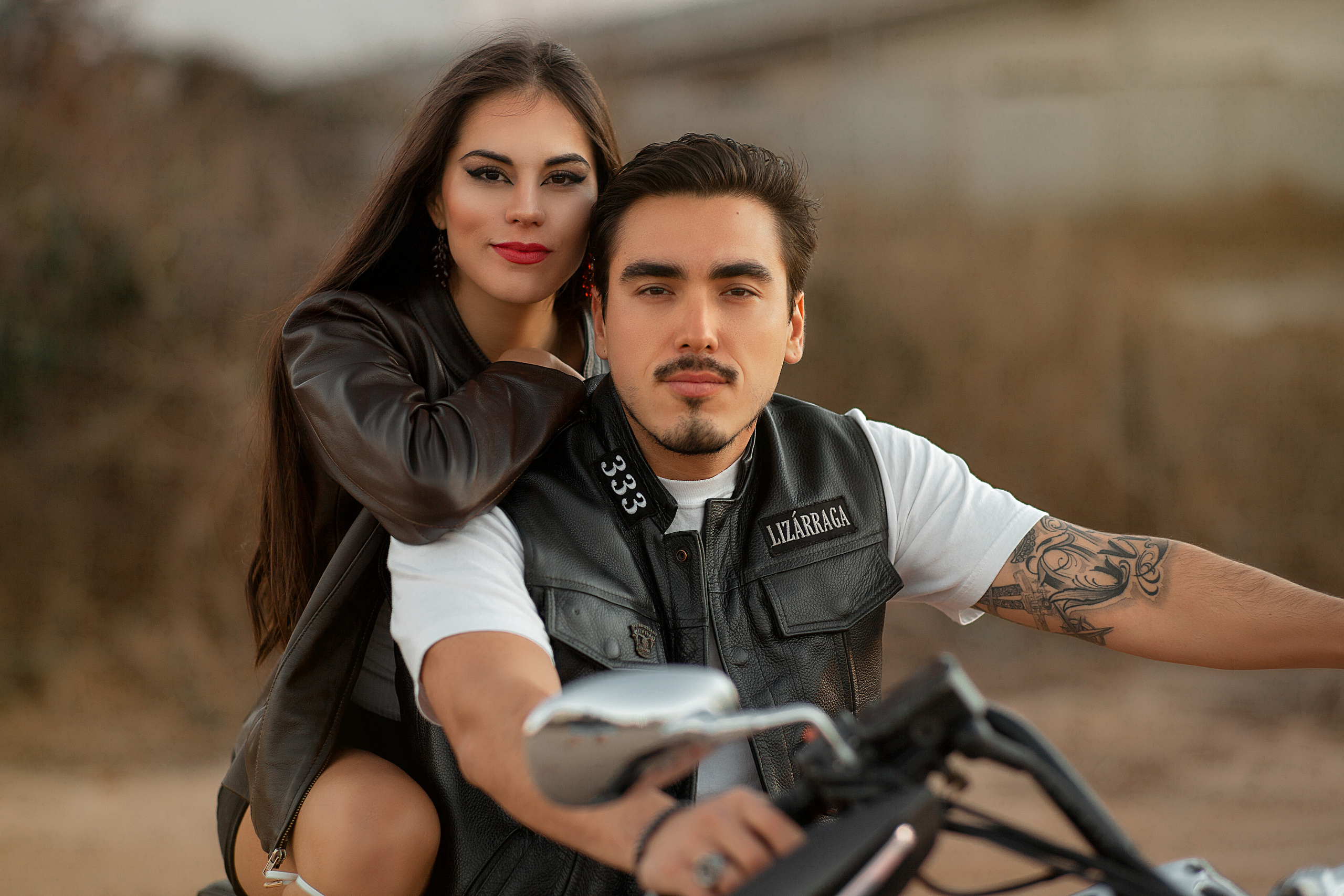 Luis y Estefania. Sesion de fotos con moto. Victoria Castellanos. Photographer in Mazatlán
