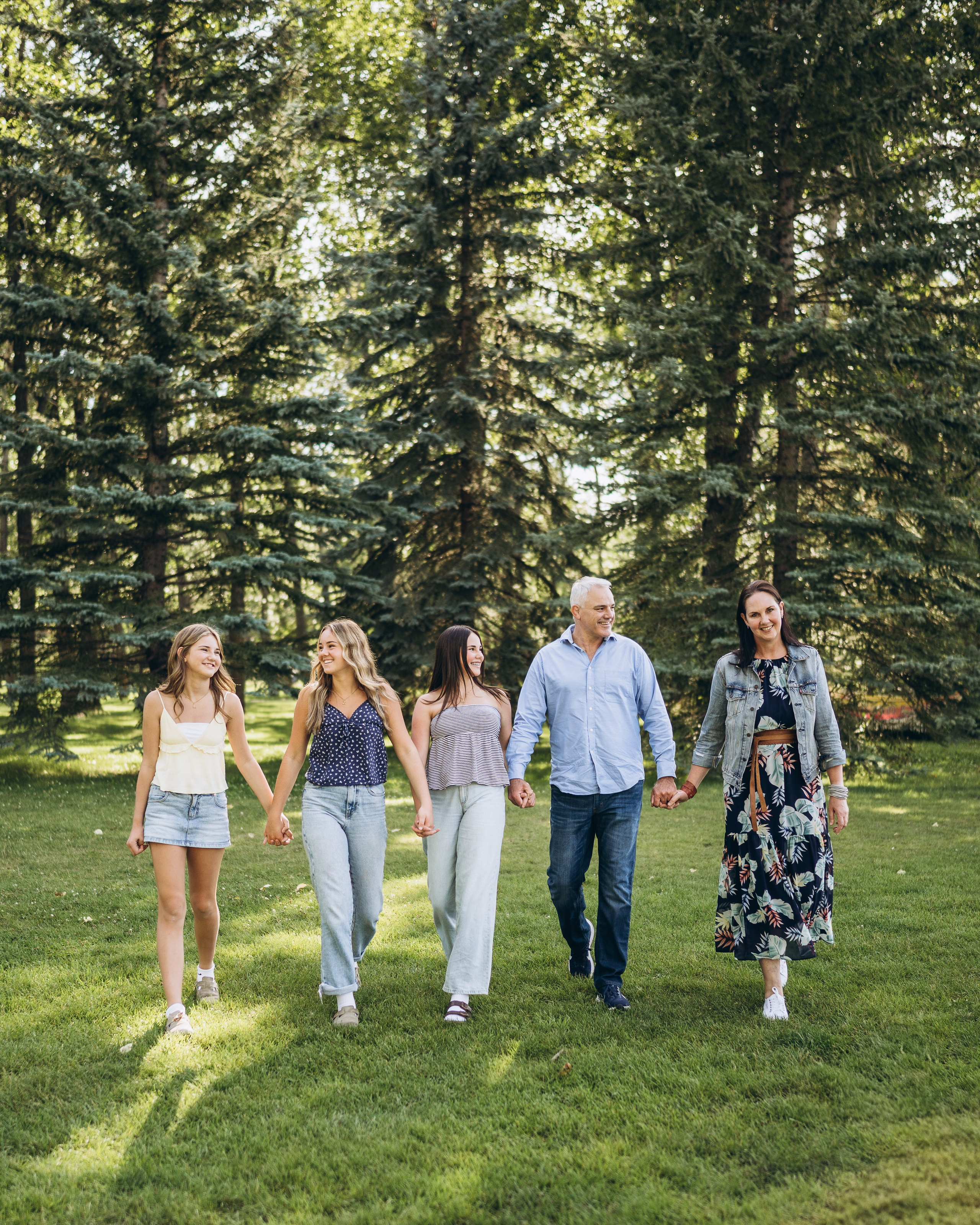 Lynn & fam. Calgary Wedding & Lifestyle Photographer — Yevhen Polishchuk