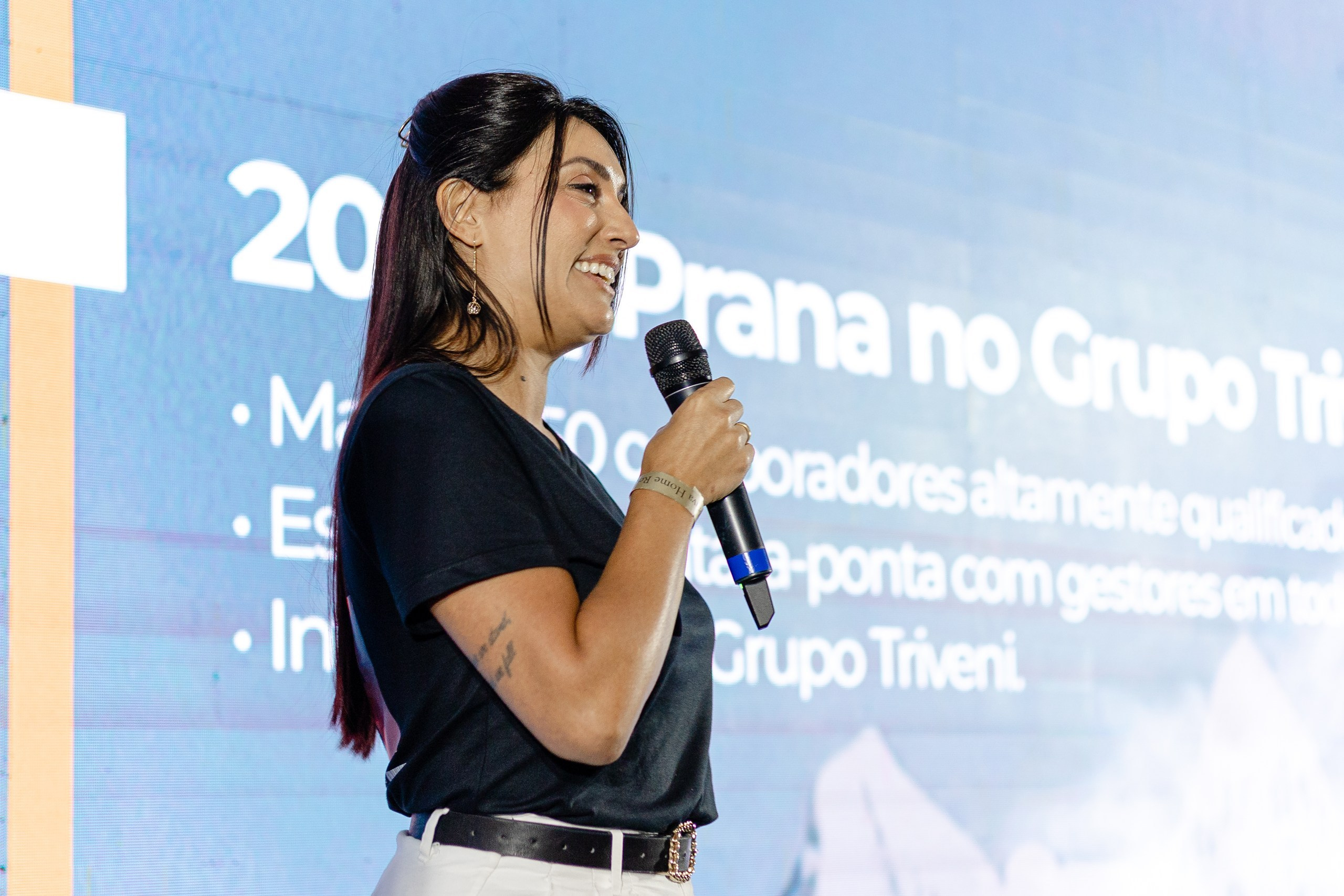 Fotografia de evento corporativo Triveni Day com César Cielo em Itajaí
