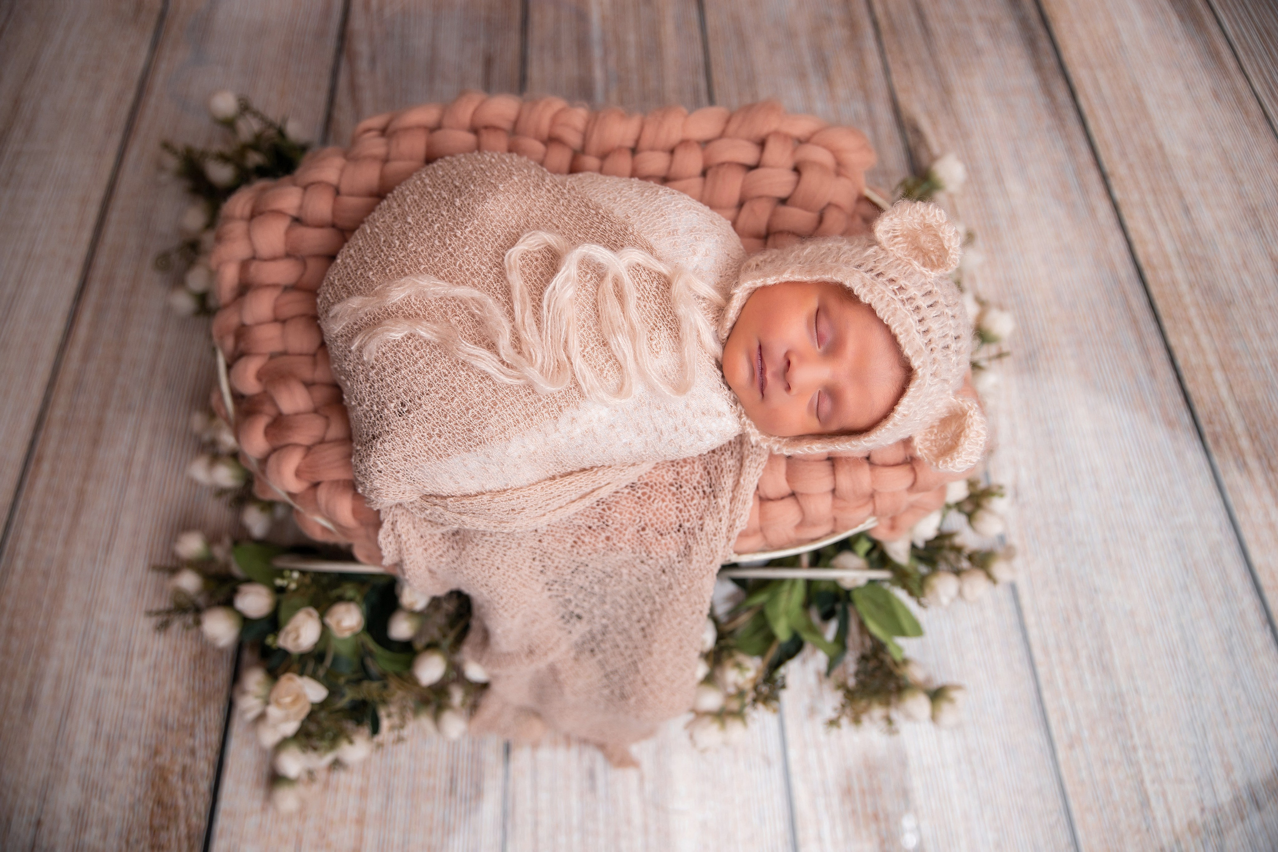 Newborns. Lifestyle and Family Photographer Faryal Saeed