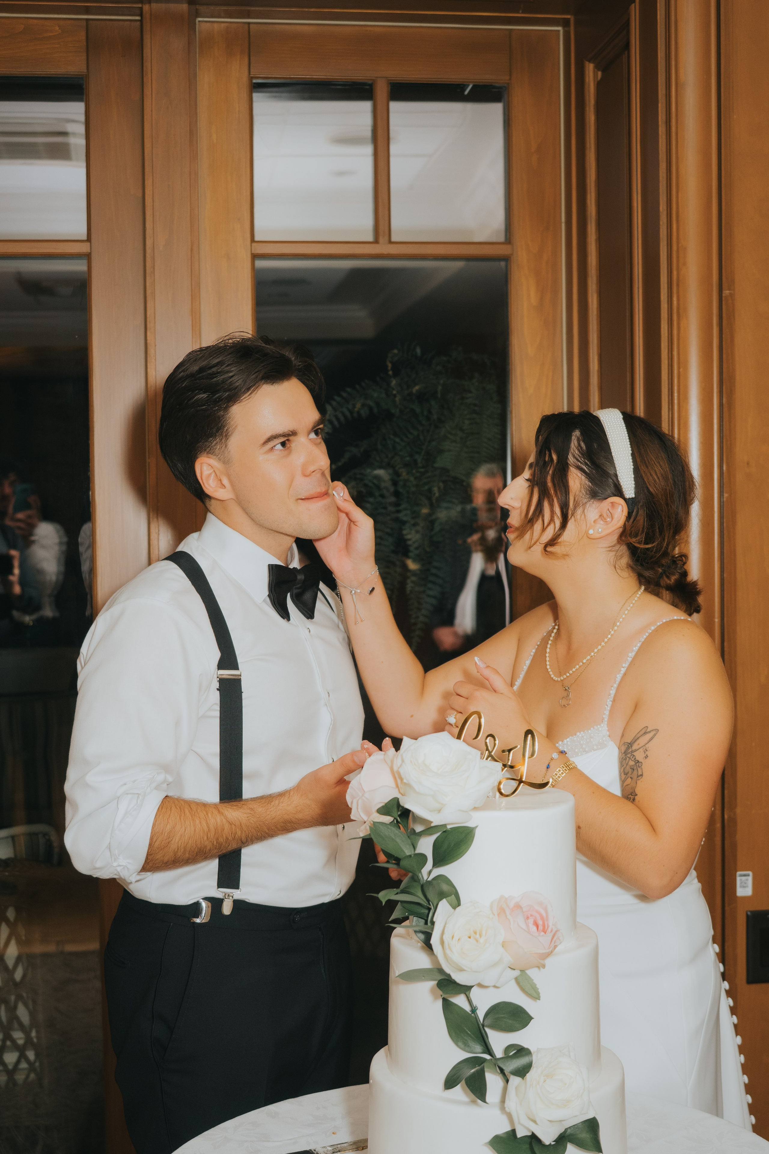 Wedding of Cassandra and Loïc in Beaconsfield, Montreal. Montreal Wedding Photographer — Muriel Oe Photo