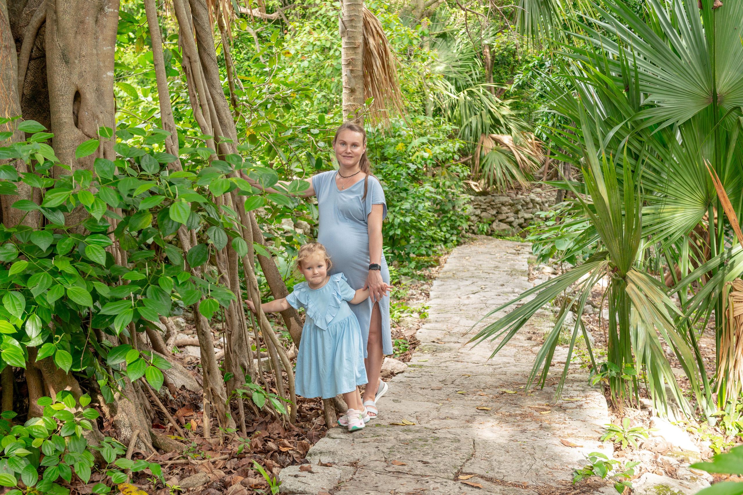 Family Maternity Photoshoot: Waiting for a New Miracle. PHOTOGRAPHER QUINTANA ROO